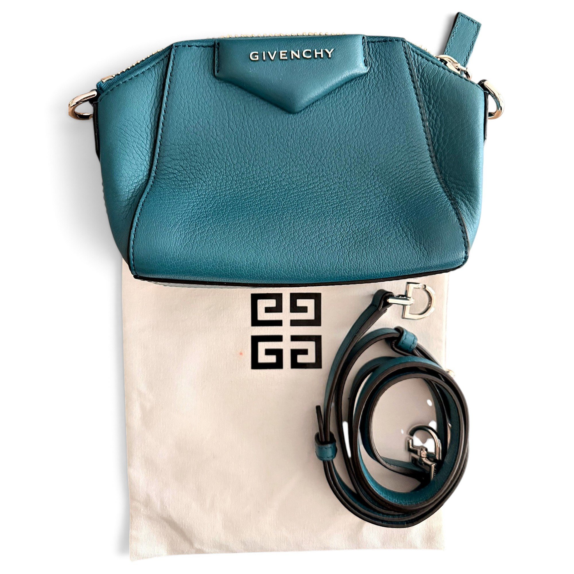Antigona leather handbag