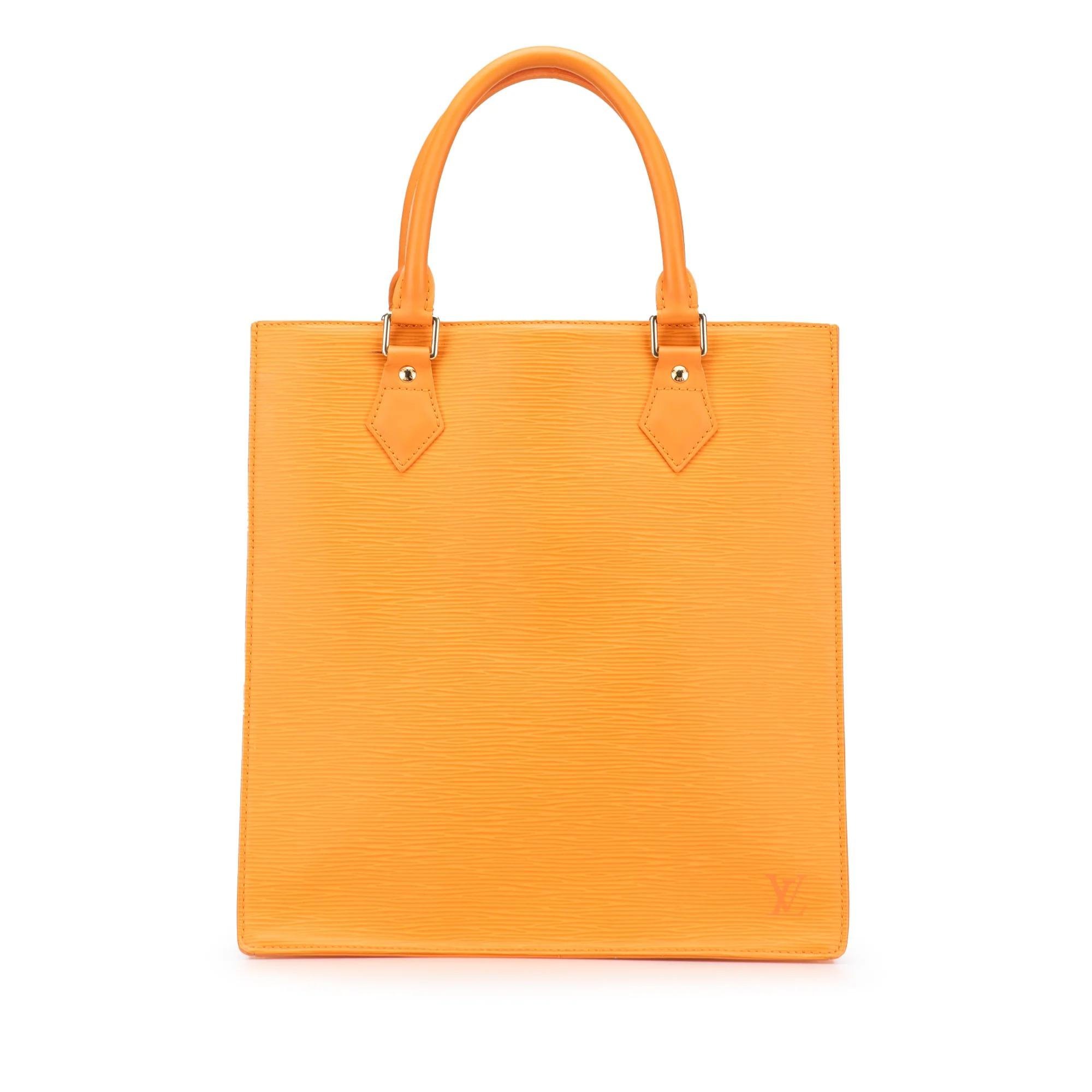 Plat leather tote