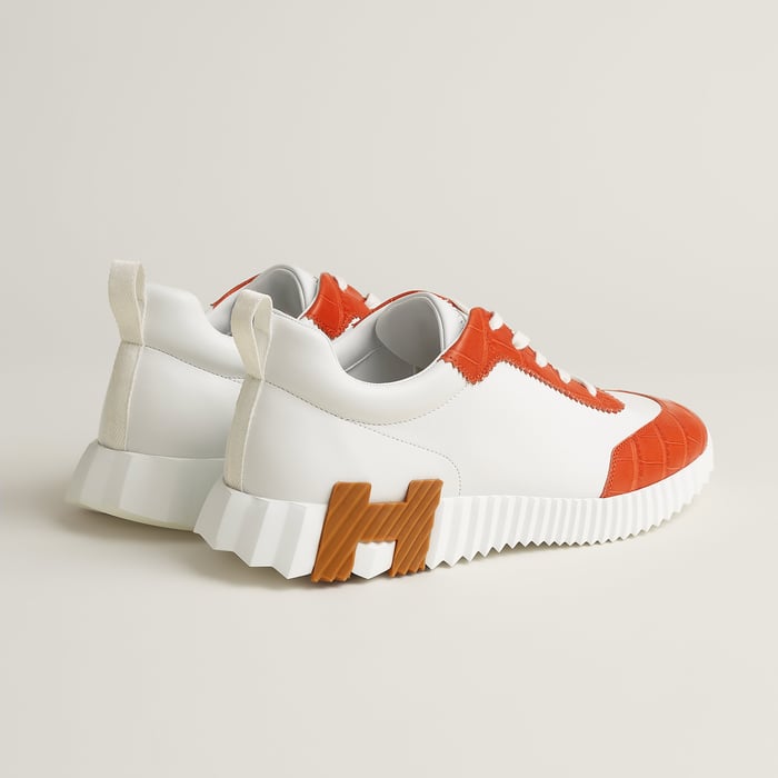 Bouncing Sneaker