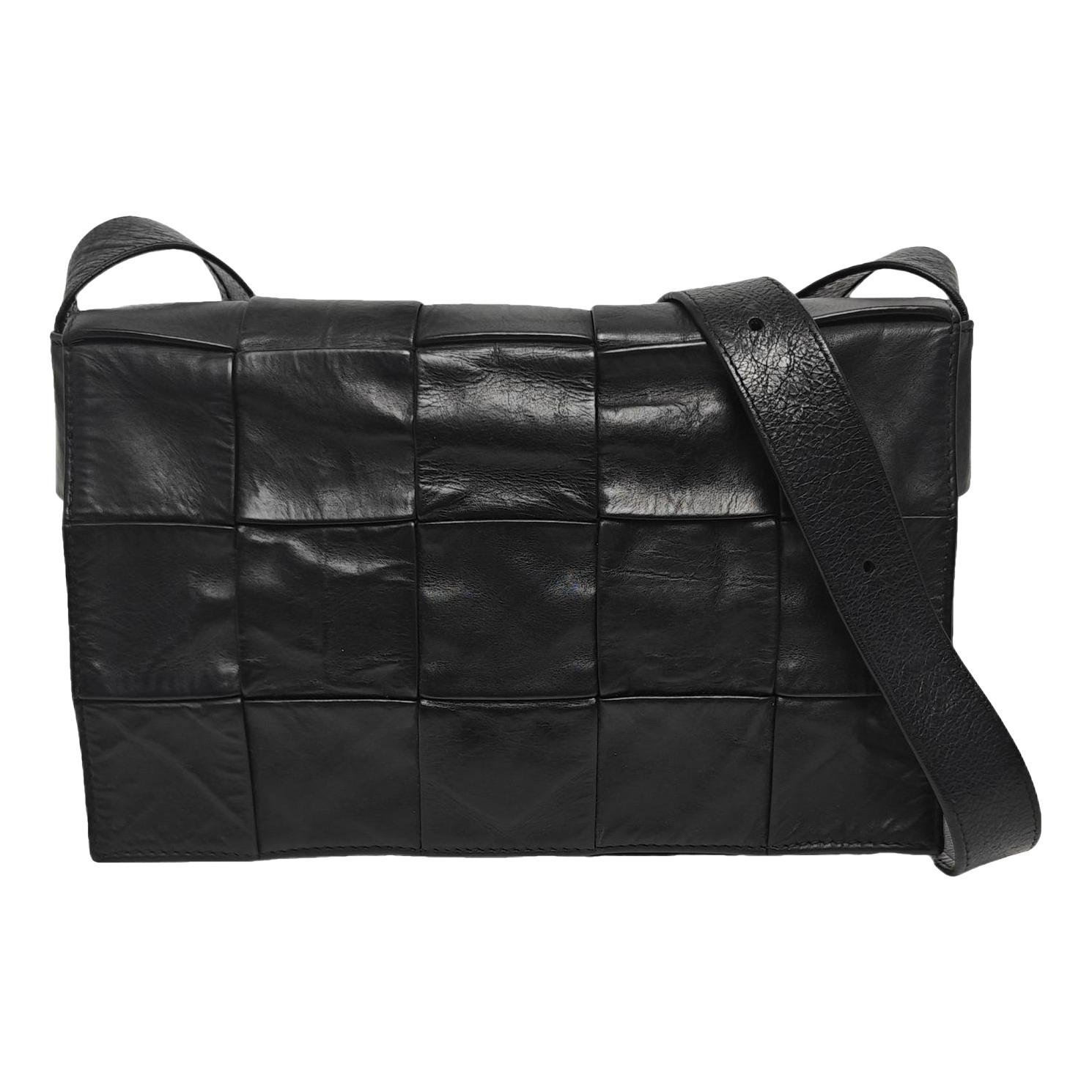 Cassette leather crossbody bag