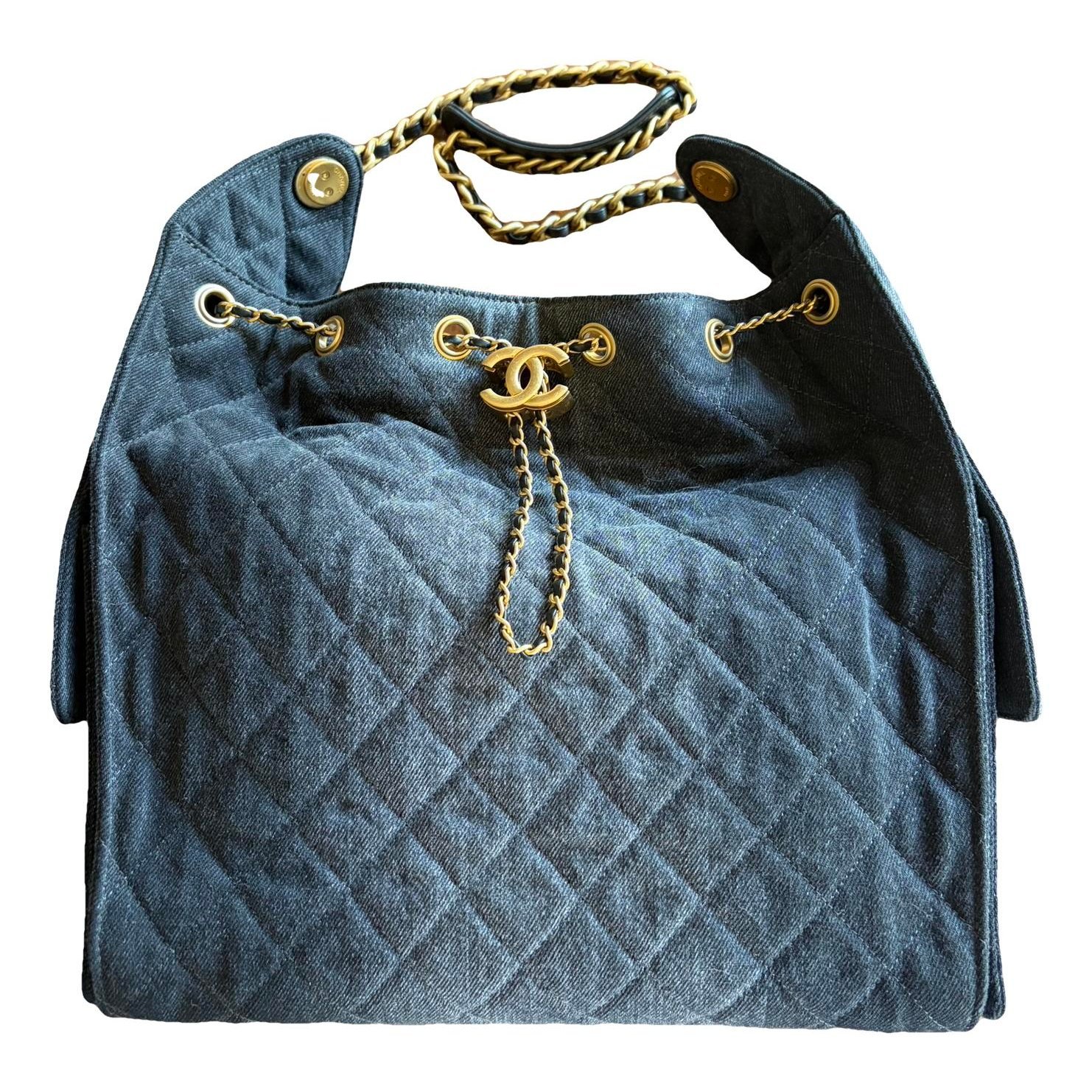 Chanel 25 handbag