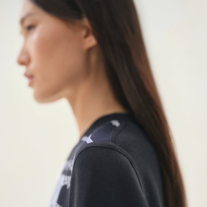 Bleu Noir "Brides De Gala En Fleurs" Long-sleeve Twillaine Sweater