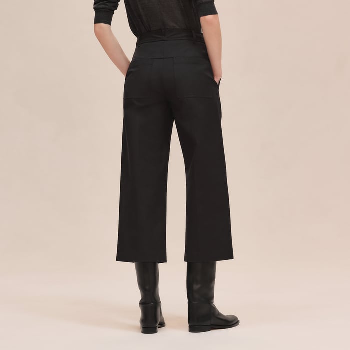 Noir Cropped Pants