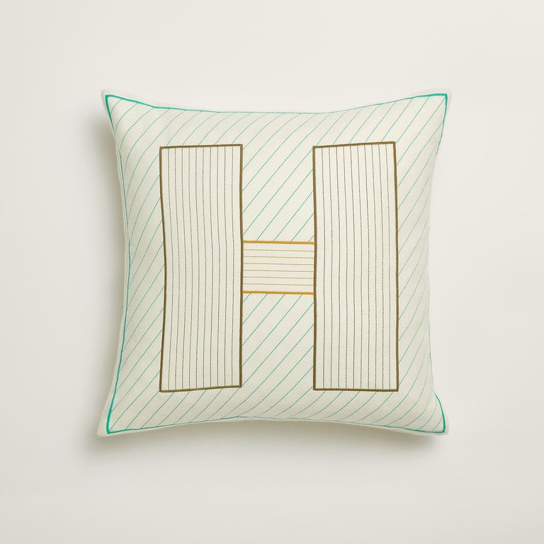 刺繍クッション 《フォーブルのオブジェ/H》