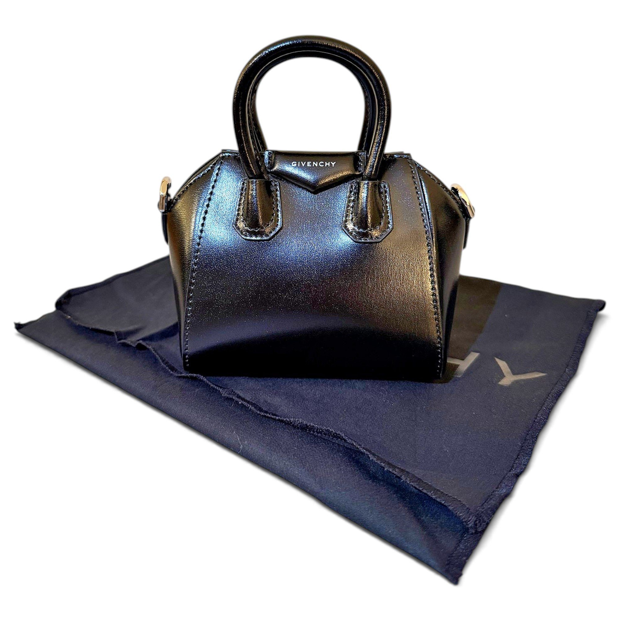 Antigona leather mini bag