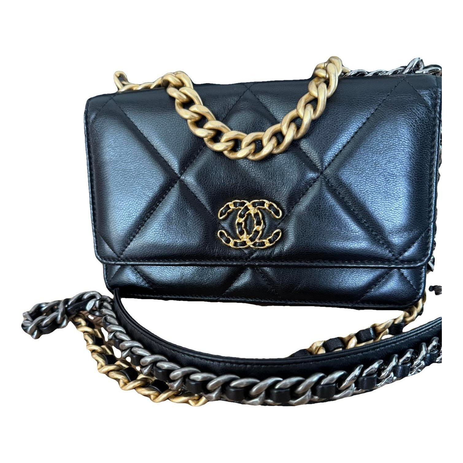 Chanel 19 leather crossbody bag
