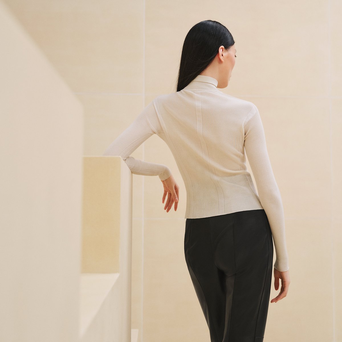 Cashmere long-sleeve sweater