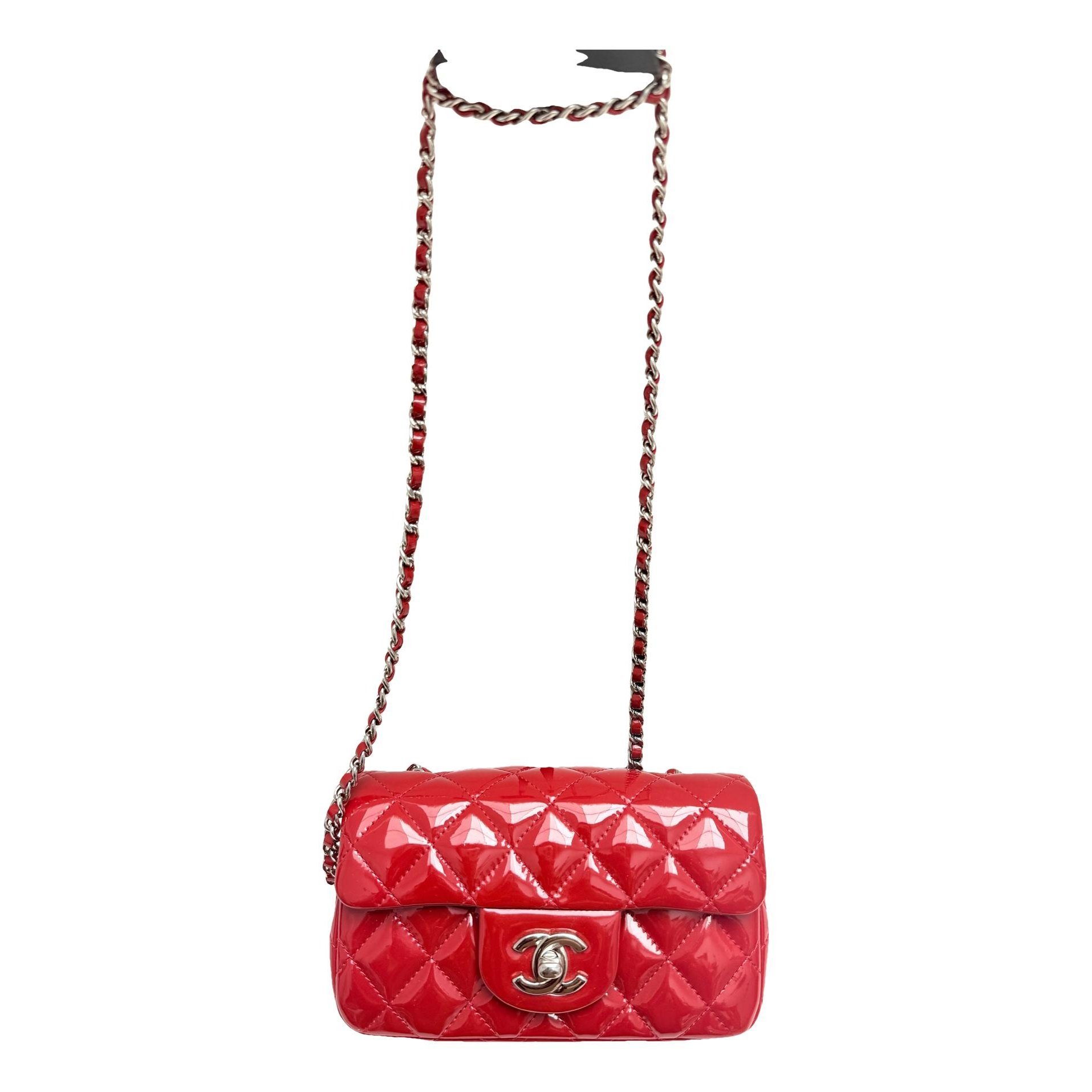 Timeless/Classique patent leather handbag