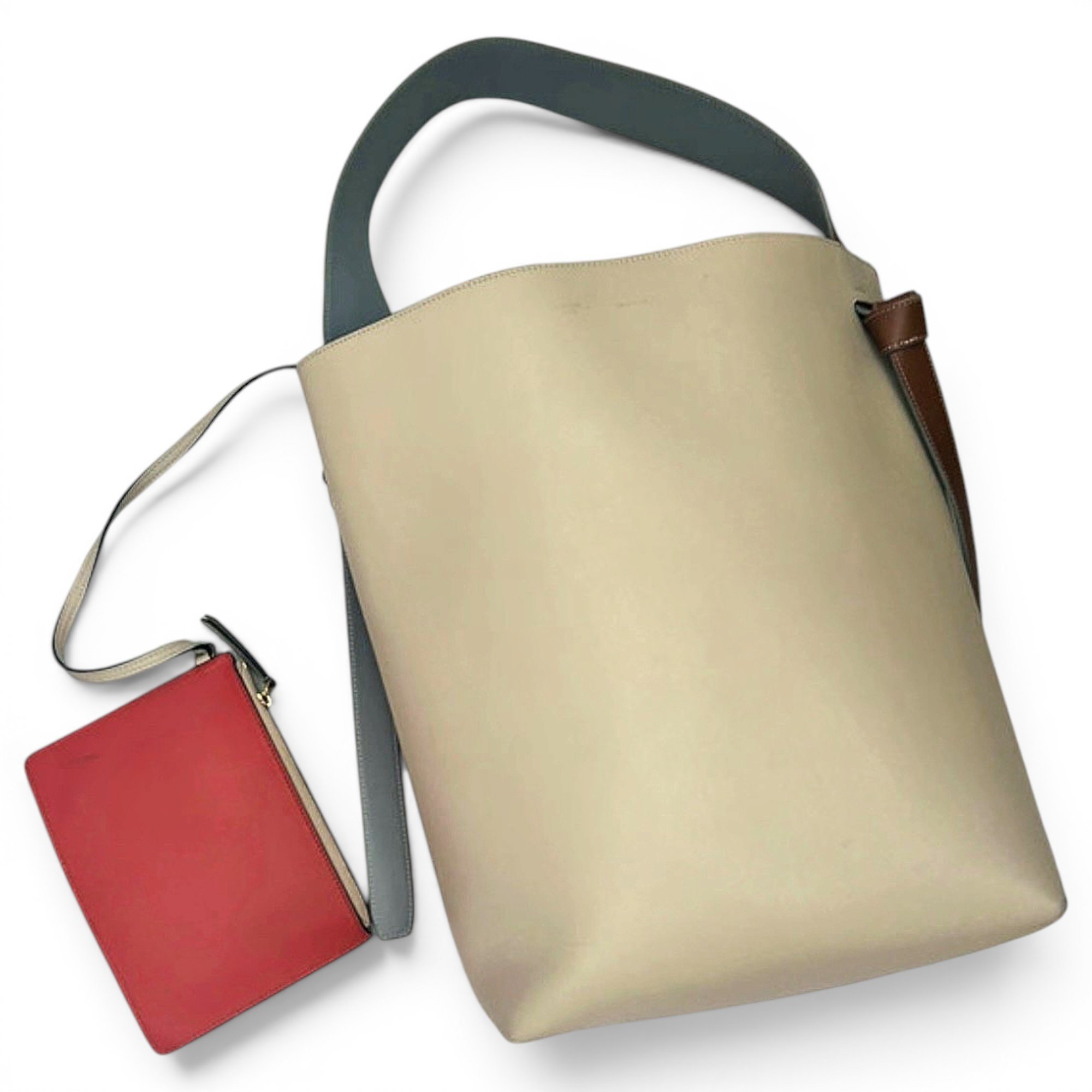 Twisted leather tote