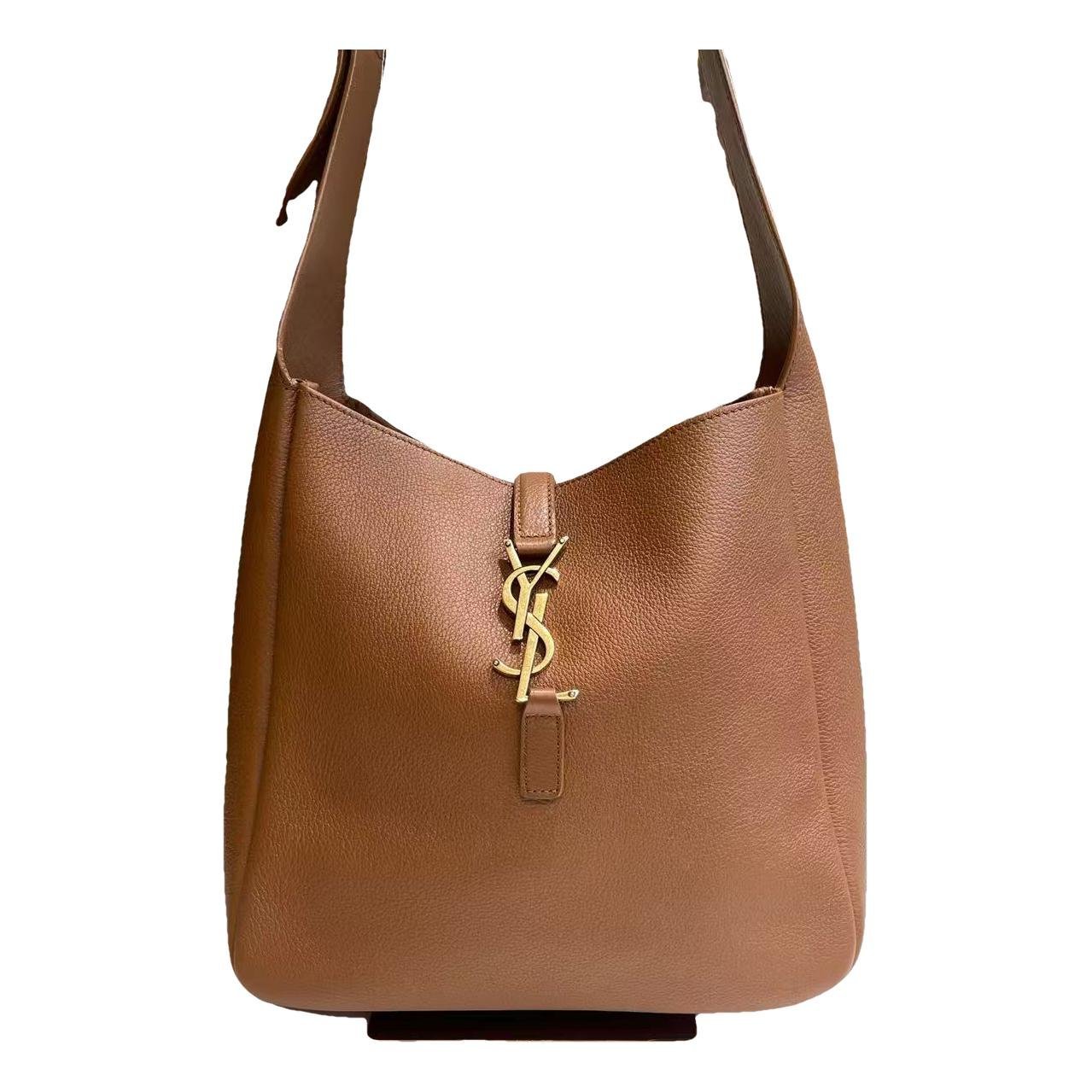 Le 5 à 7 leather handbag