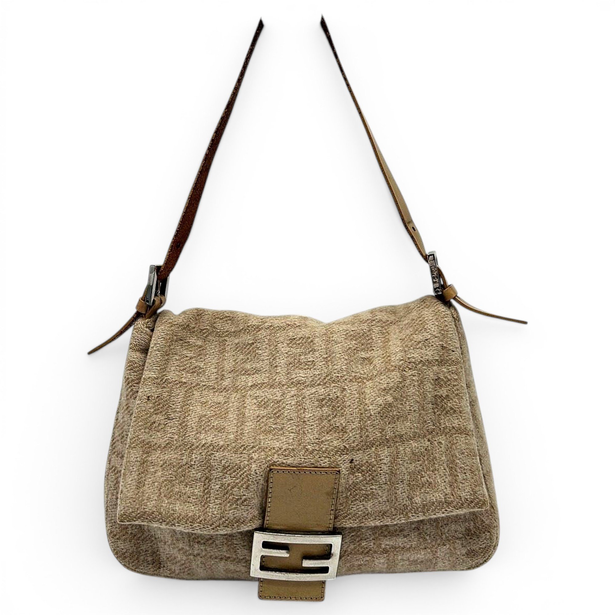 Pocket wool handbag