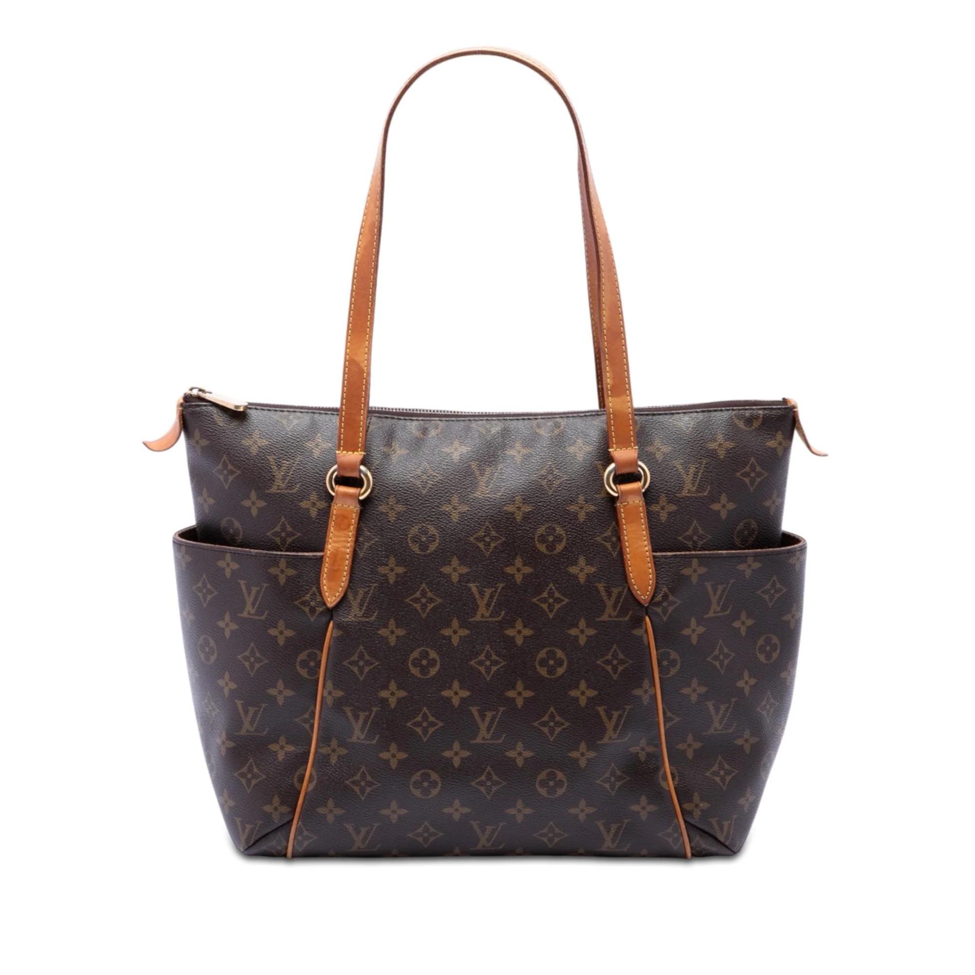 Totally leather handbag