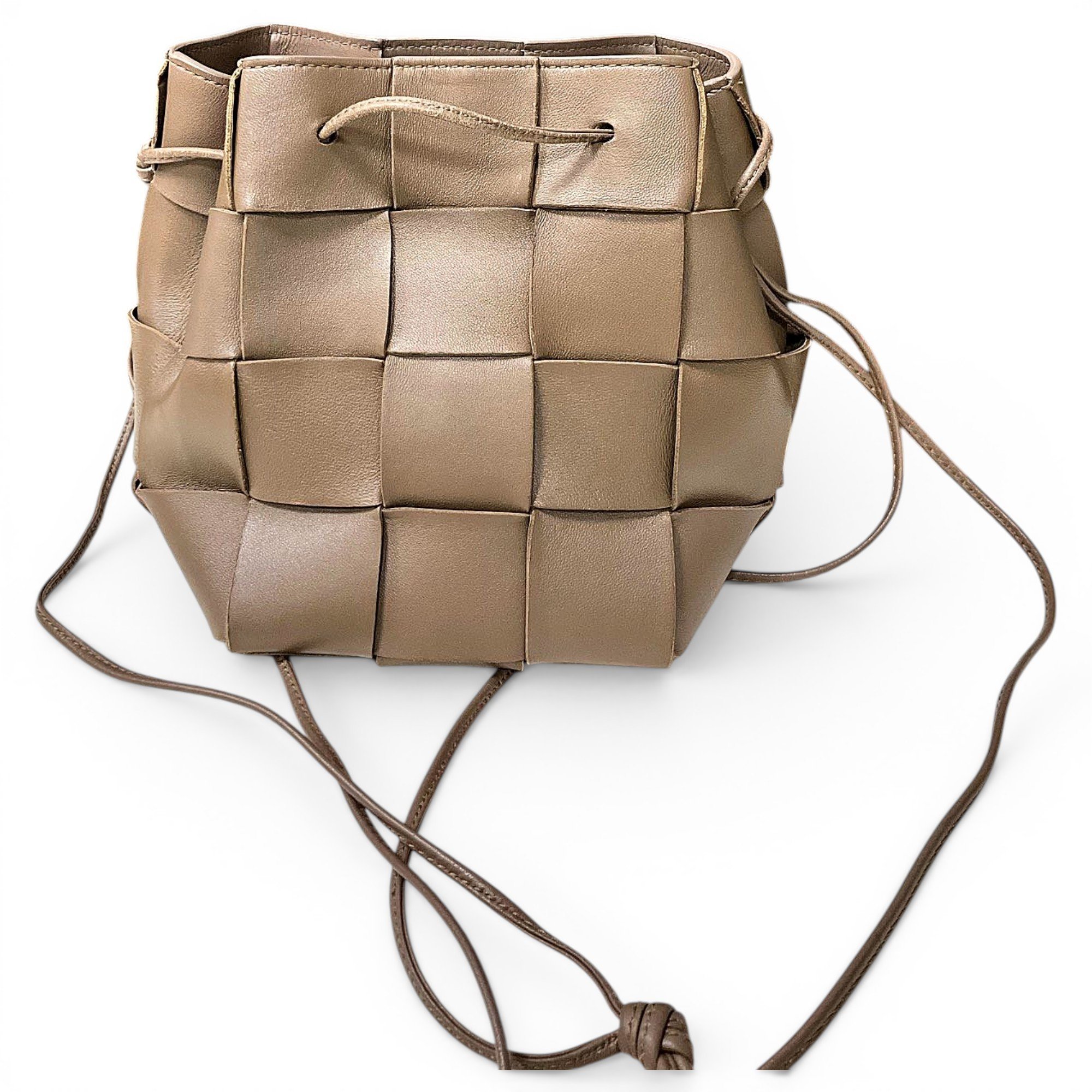 Cassette Bucket leather handbag