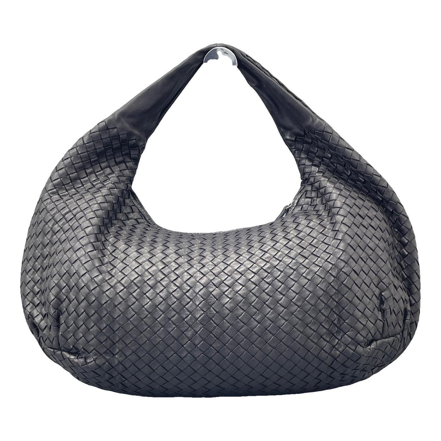 Veneta leather handbag