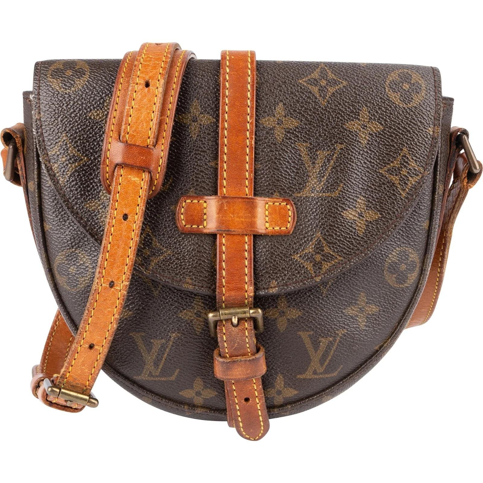 Chantilly leather crossbody bag