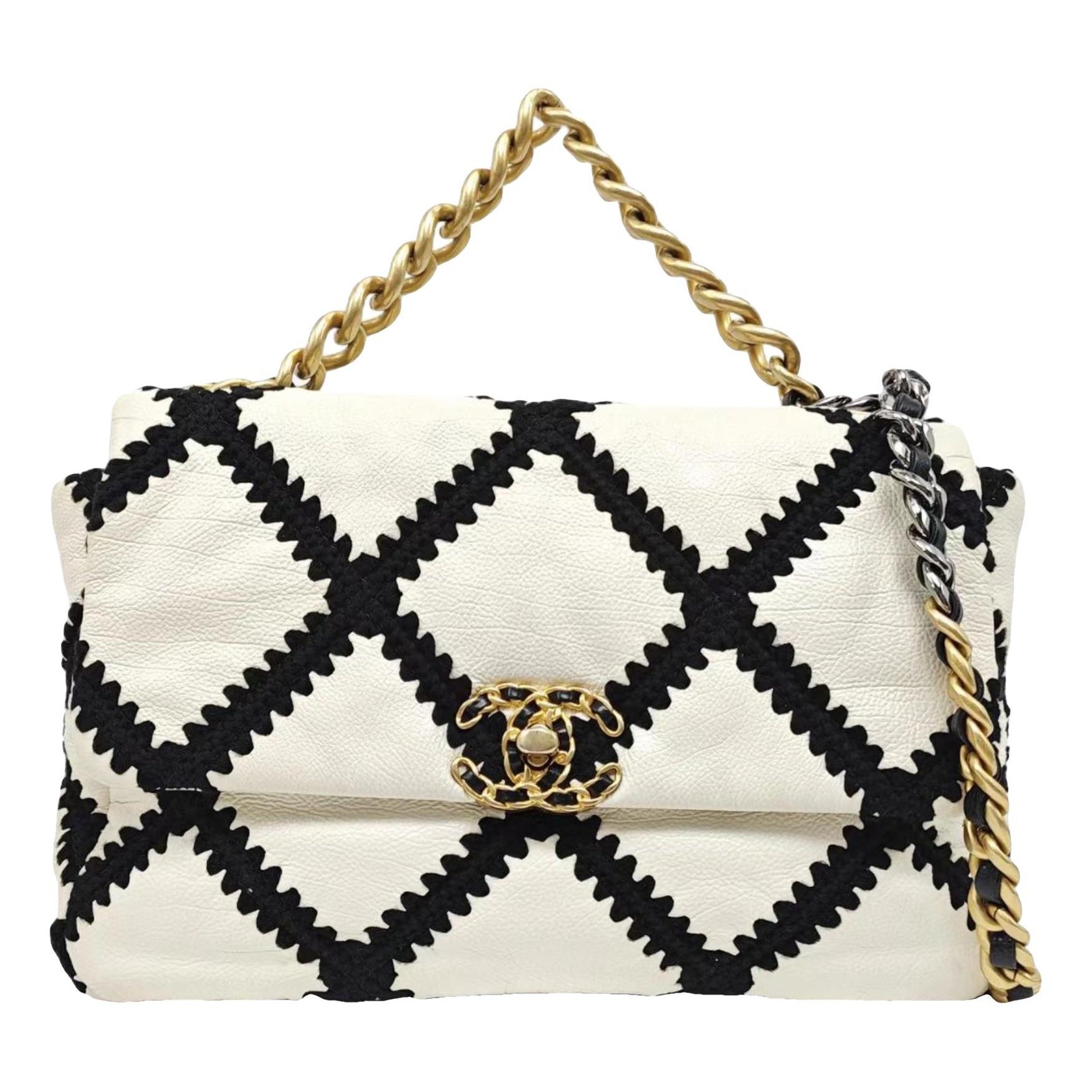 Chanel 19 leather handbag