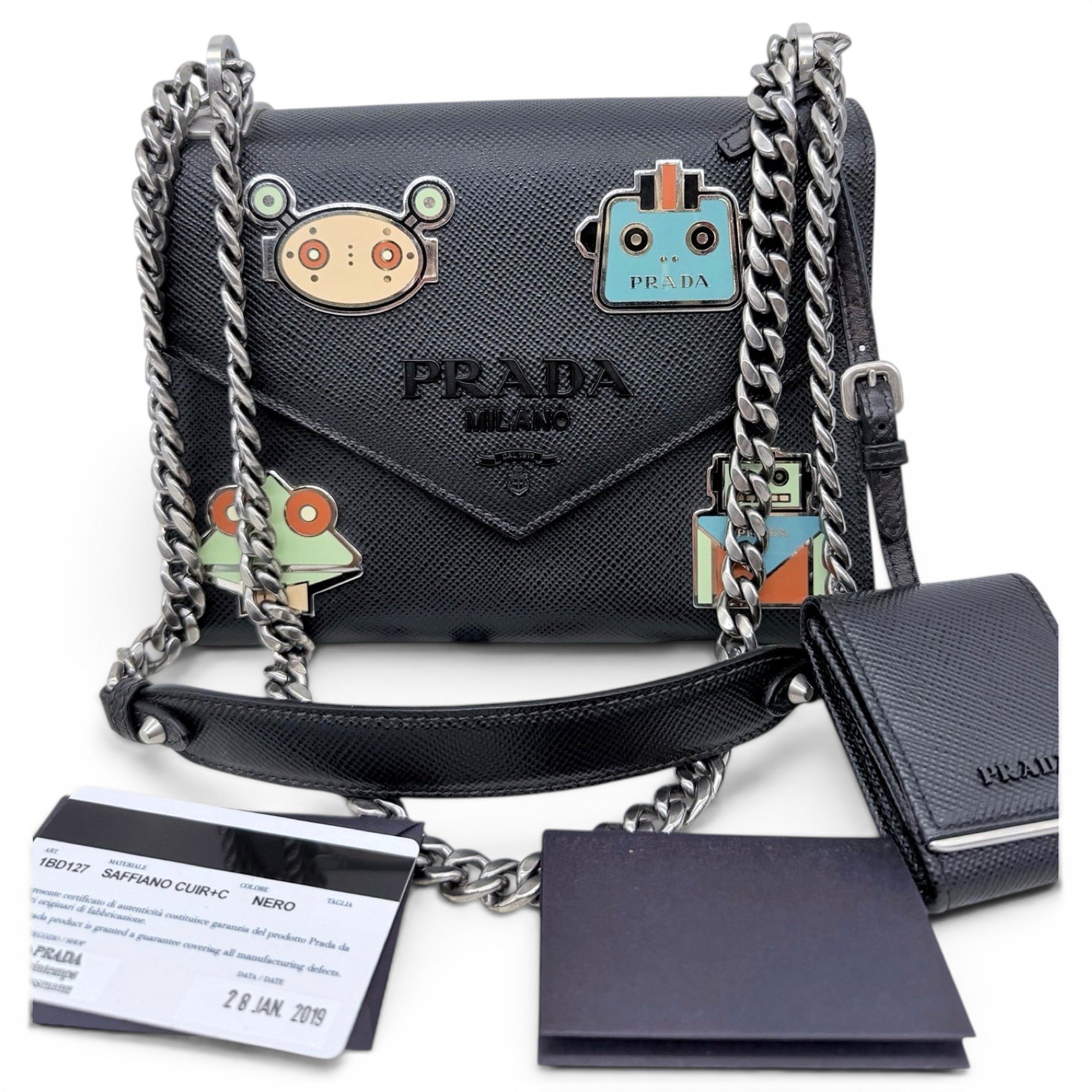 Monochrome leather handbag