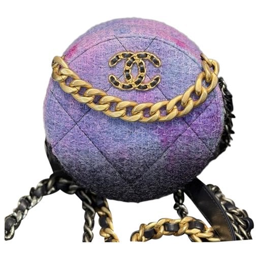 Chanel 19 tweed crossbody bag