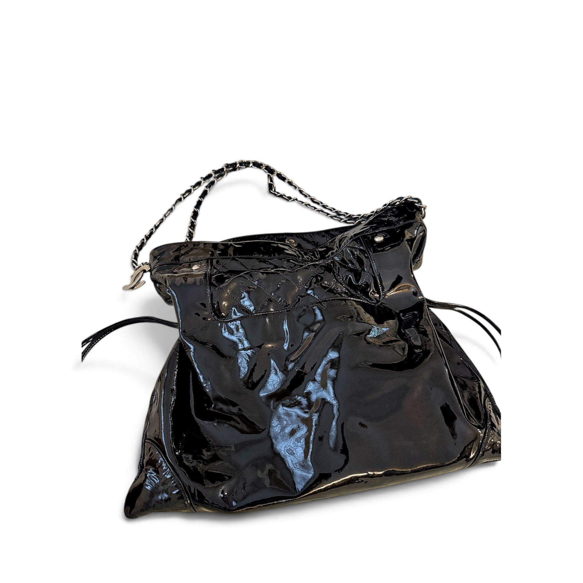 Vintage CC Chain patent leather handbag