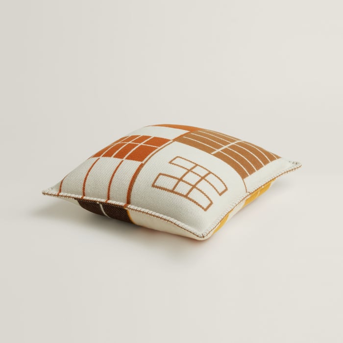 Miel Gold Atelier d'Artiste Pillow
