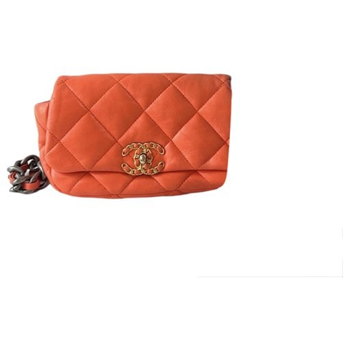 Chanel 19 leather handbag