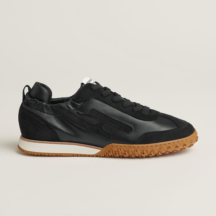 Noir Jet Sneaker
