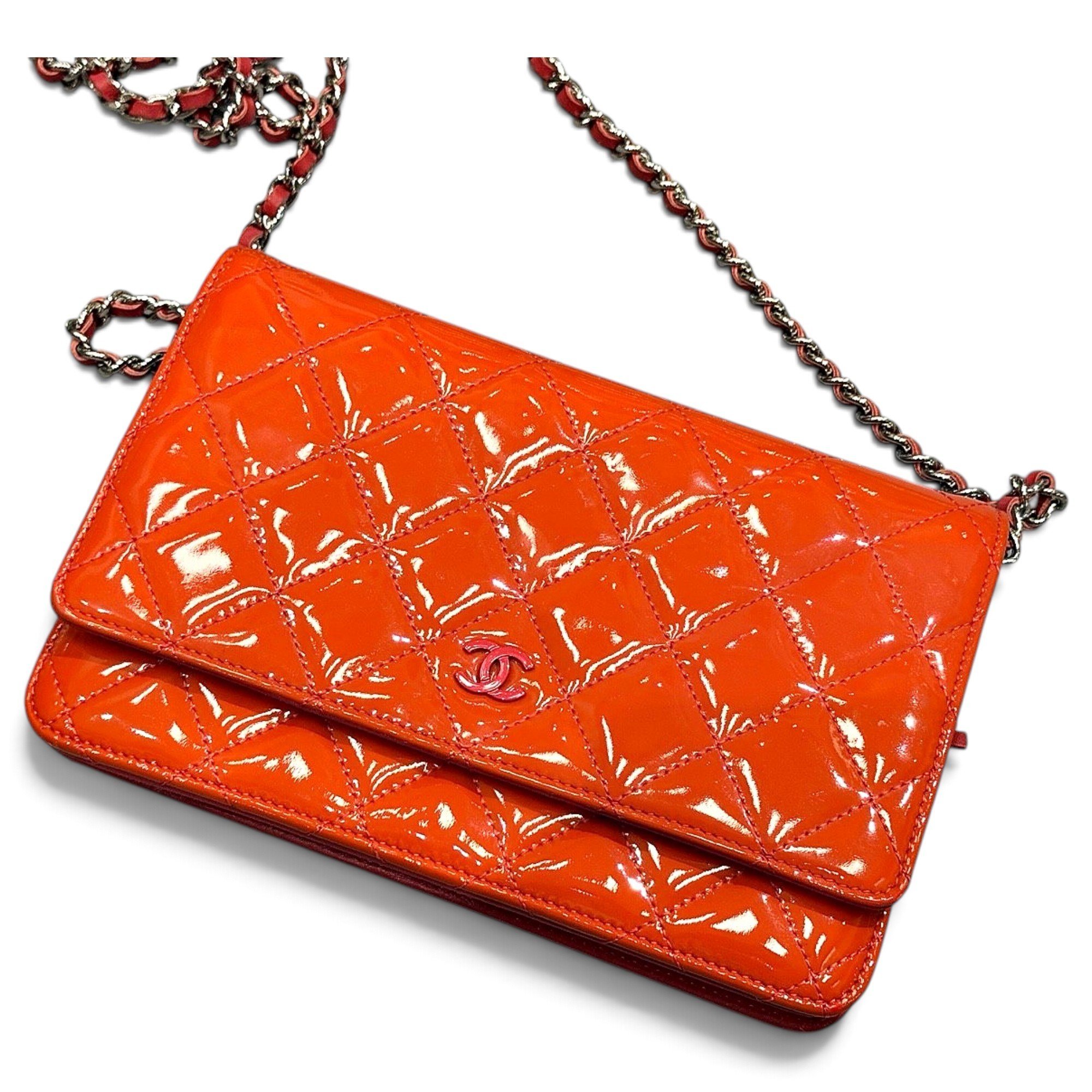 Wallet On Chain patent leather crossbody bag