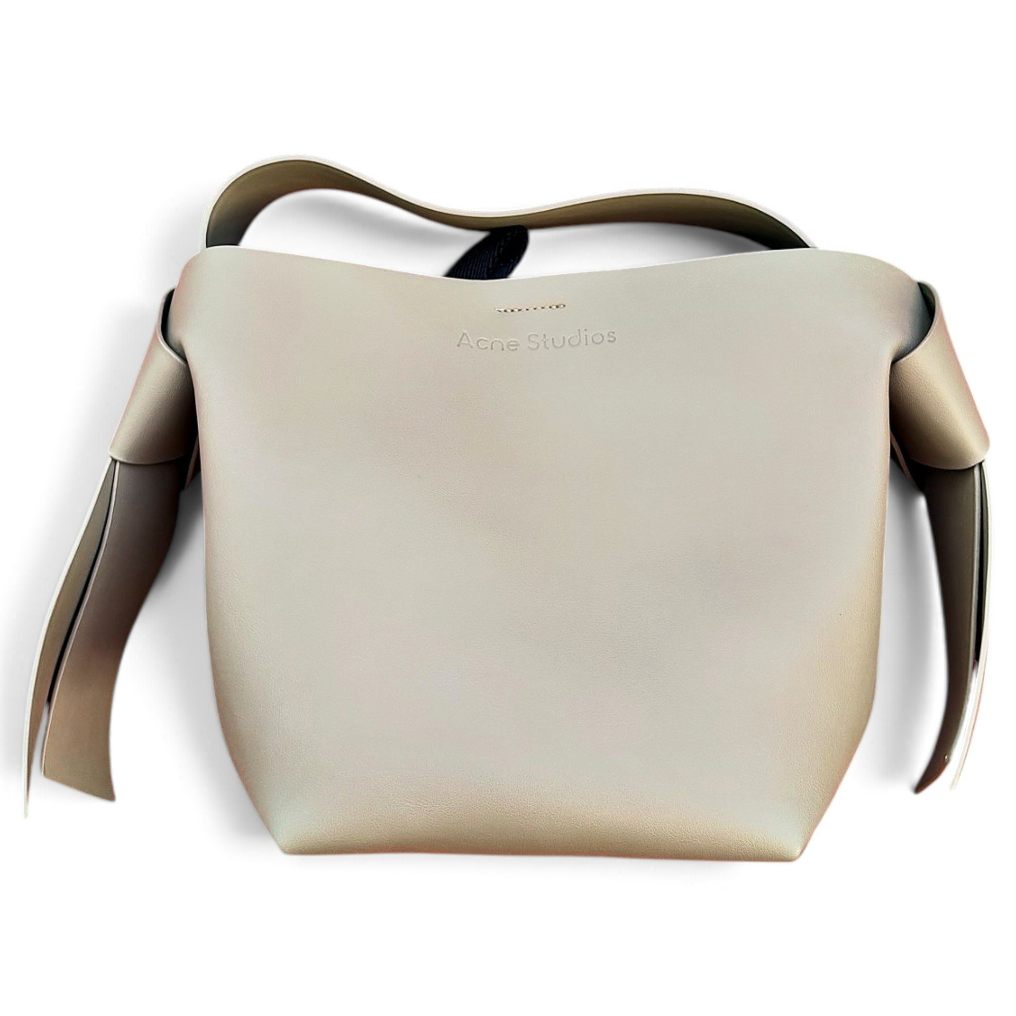 Musubi leather handbag
