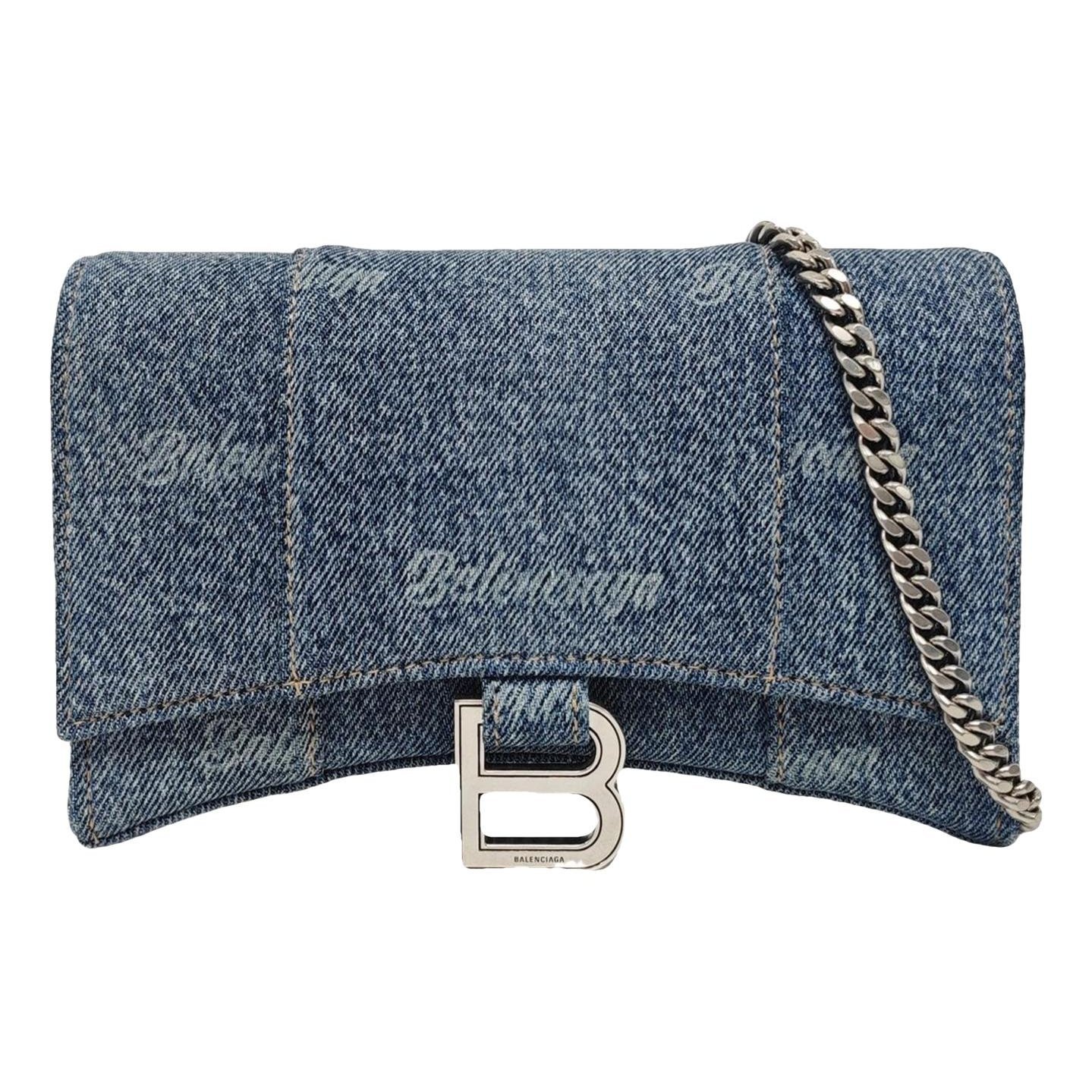 Hourglass cloth handbag