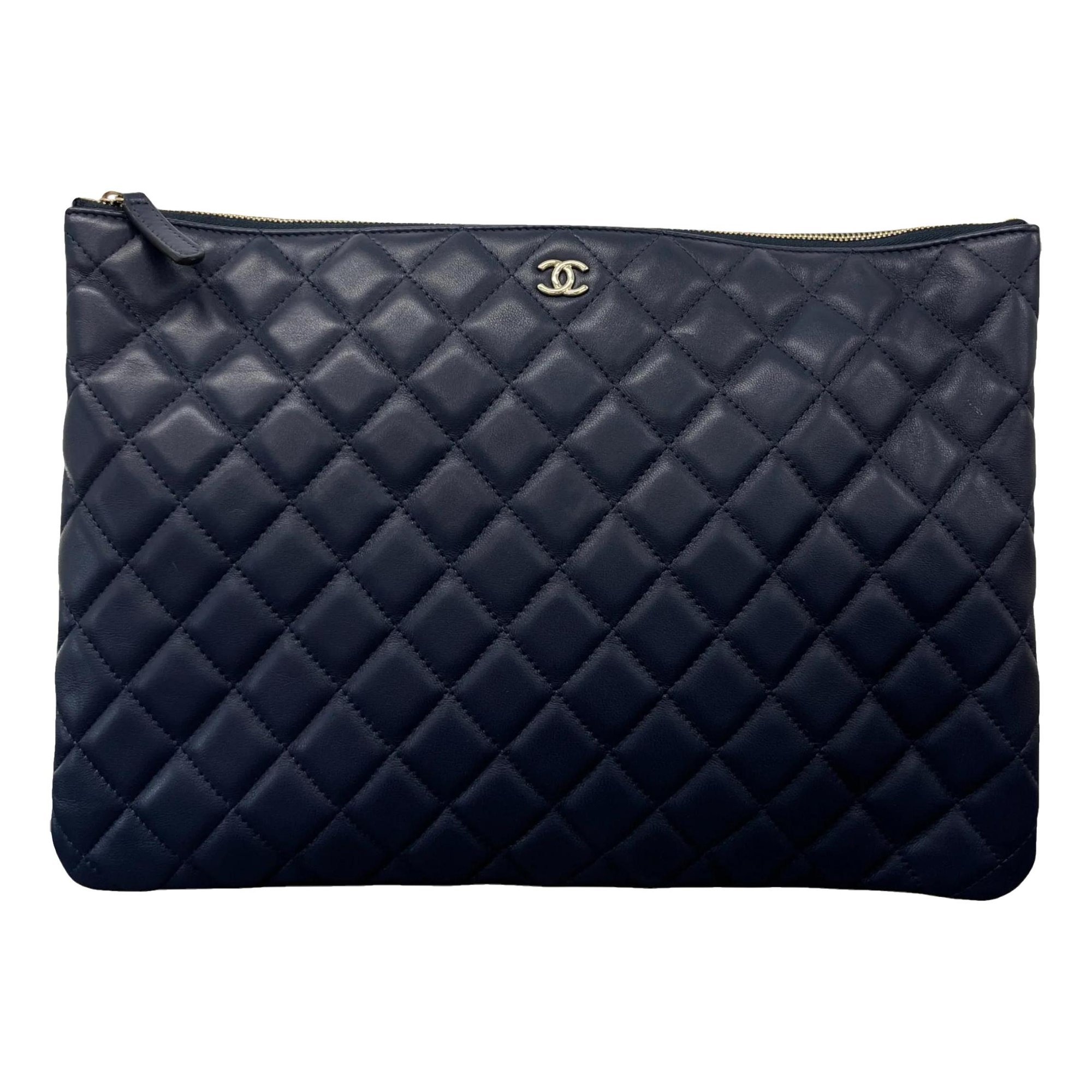 Chanel Leather clutch bag