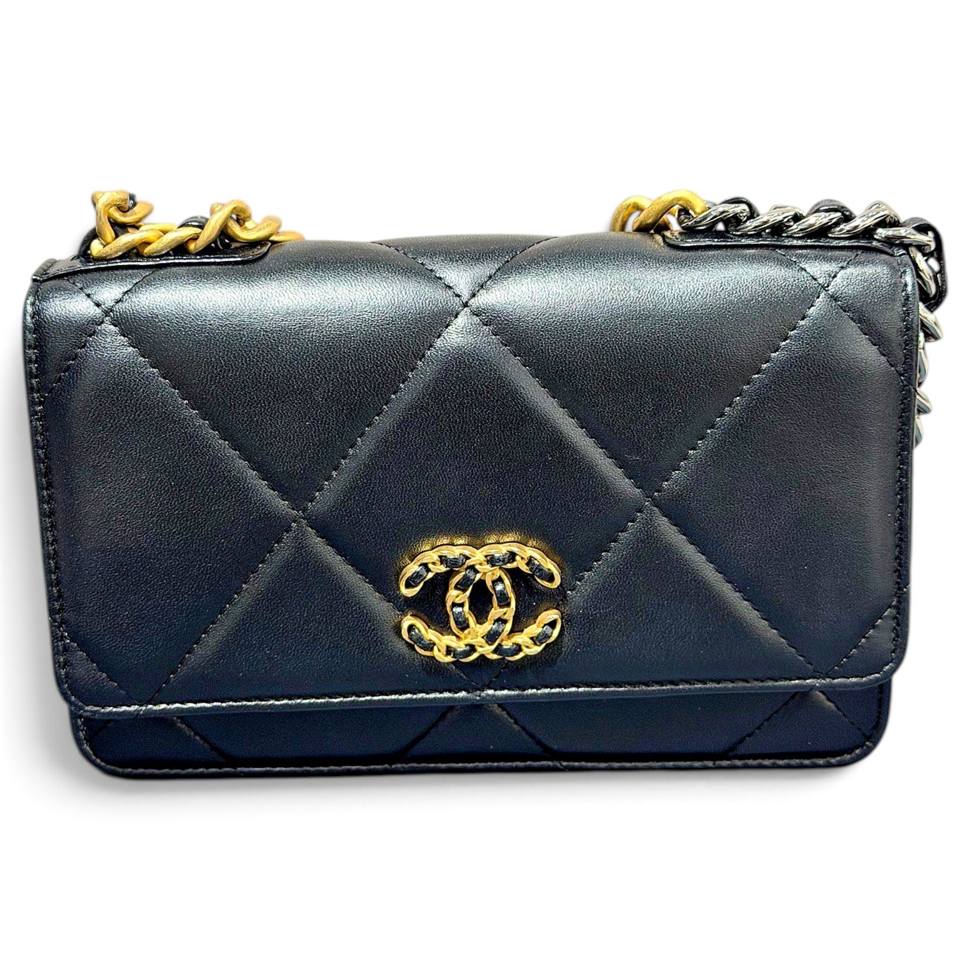 Chanel 19 leather handbag
