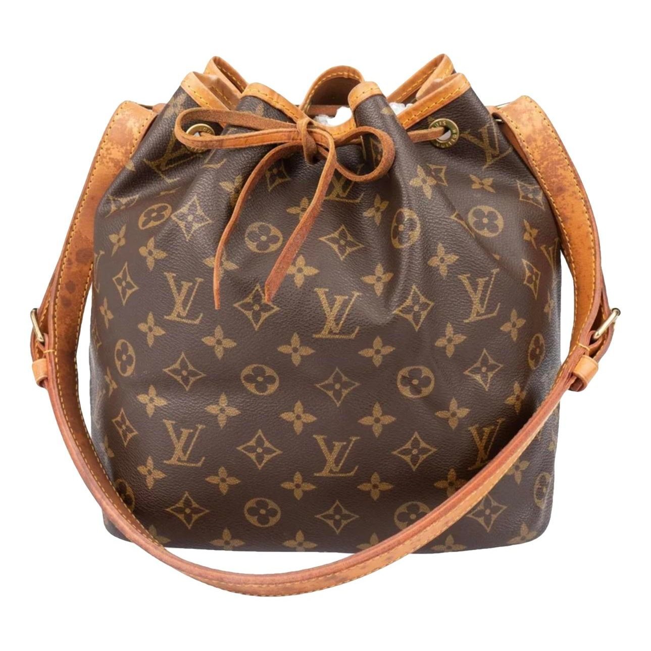 Nano Noé leather bag