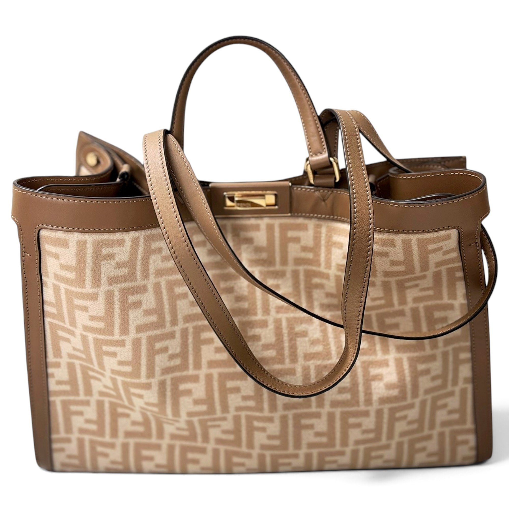 Peekaboo X-Lite wool handbag