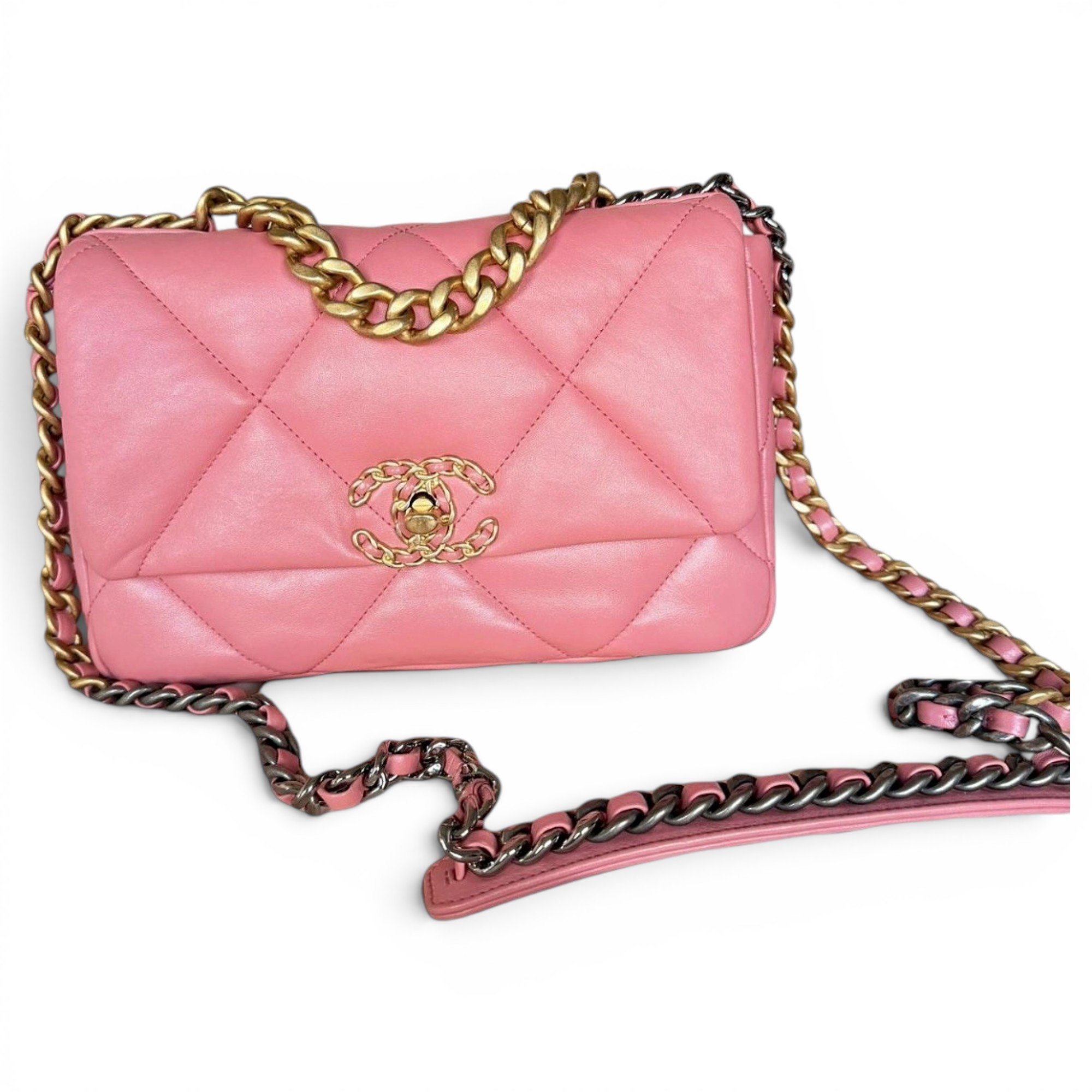 Chanel 19 leather handbag