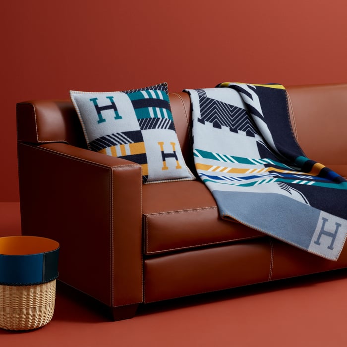 Avalon Jump'H Pillow