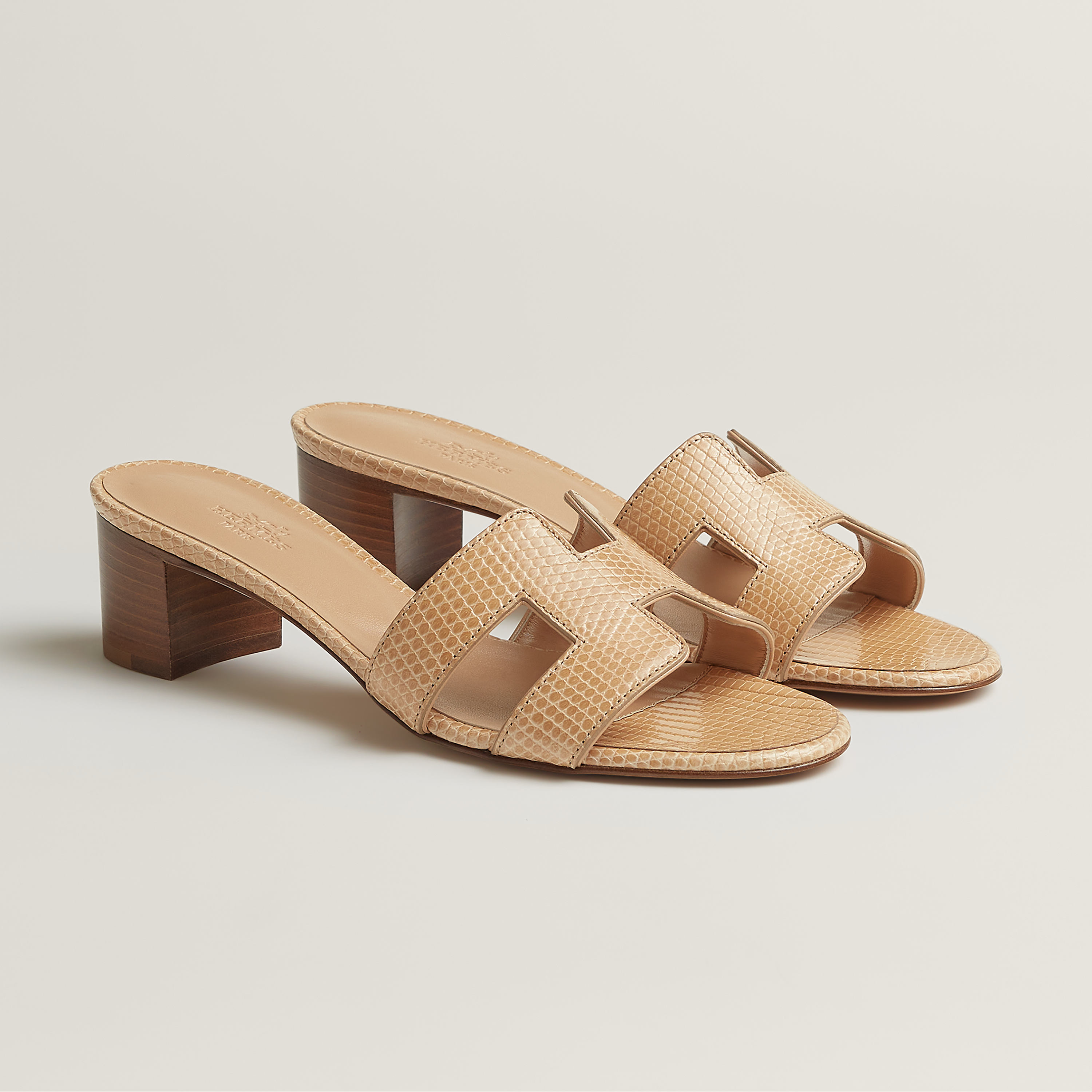 Oasis sandal