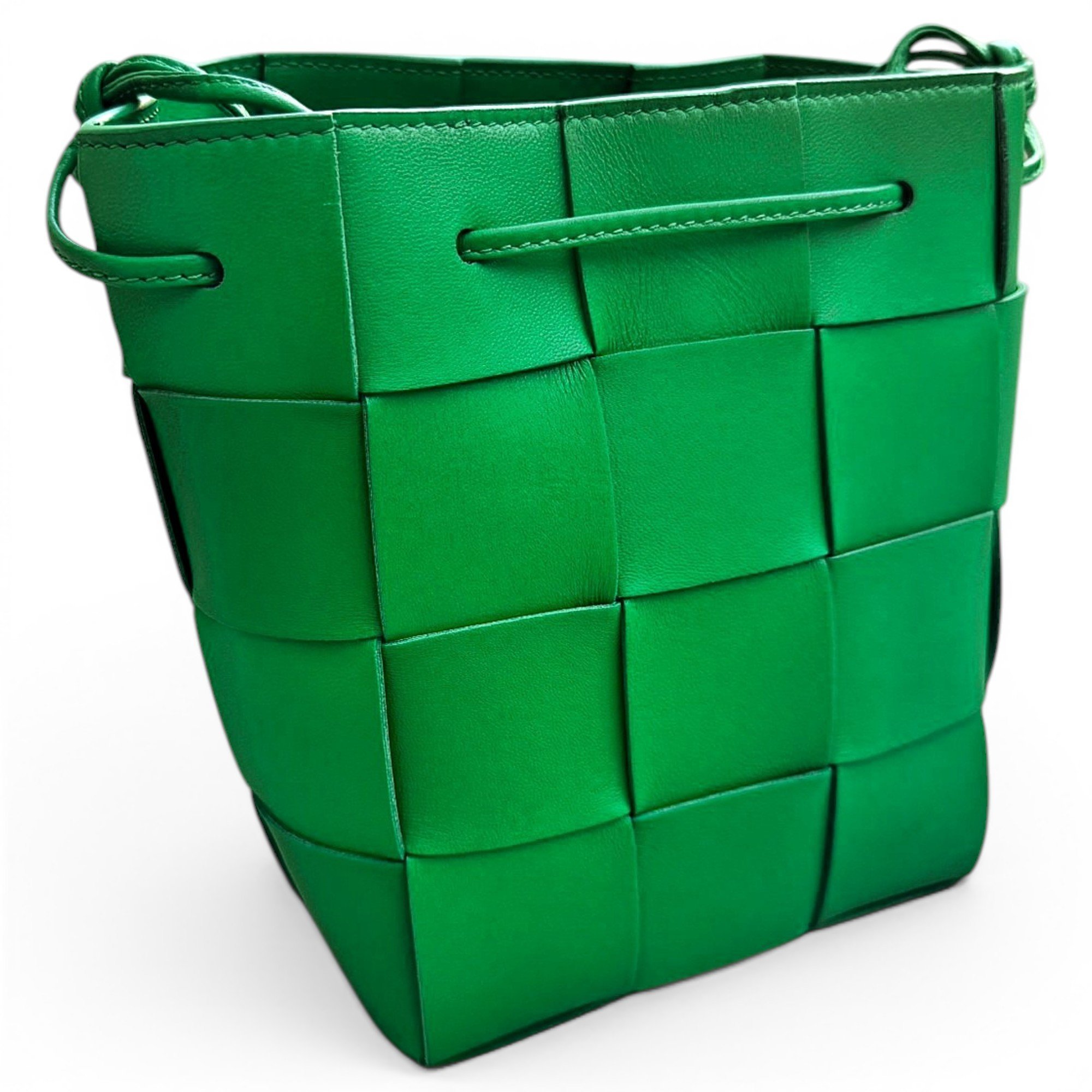Cassette Bucket leather crossbody bag