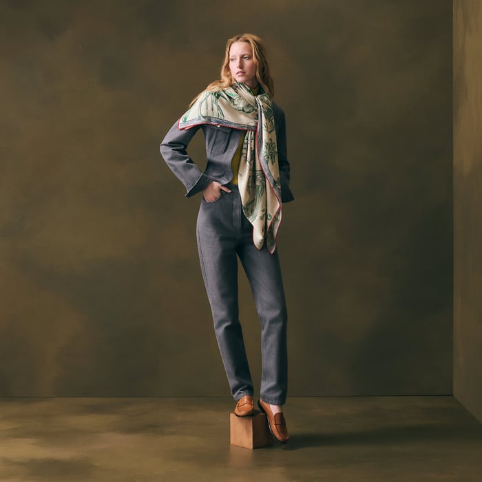 Della Cavalleria Favolosa Shawl 140