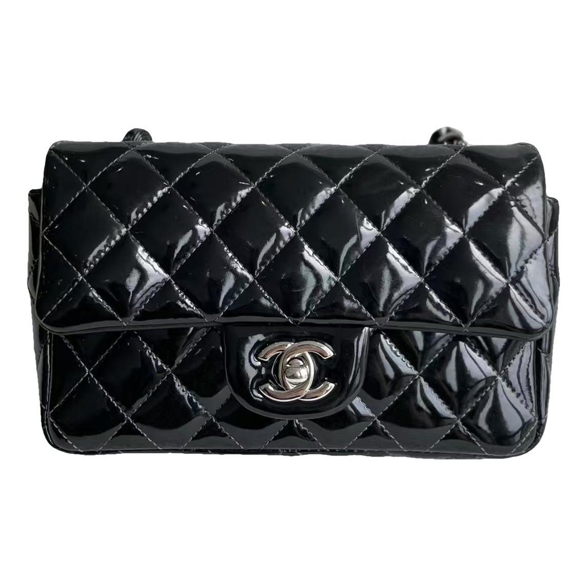 Timeless/Classique patent leather crossbody bag