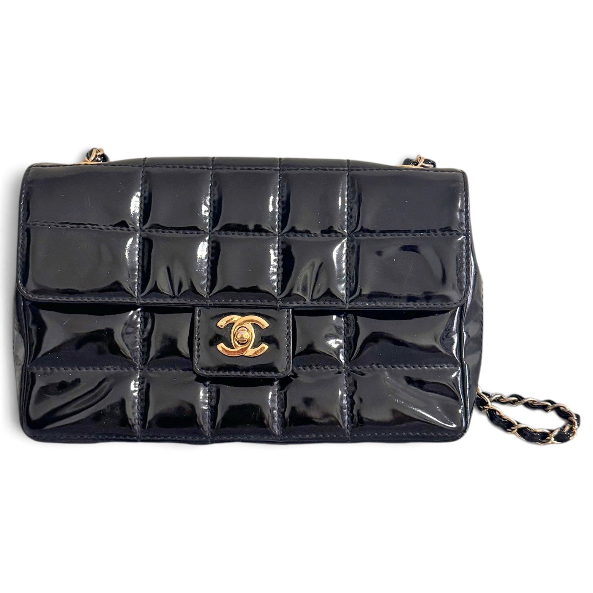 Timeless/Classique patent leather handbag