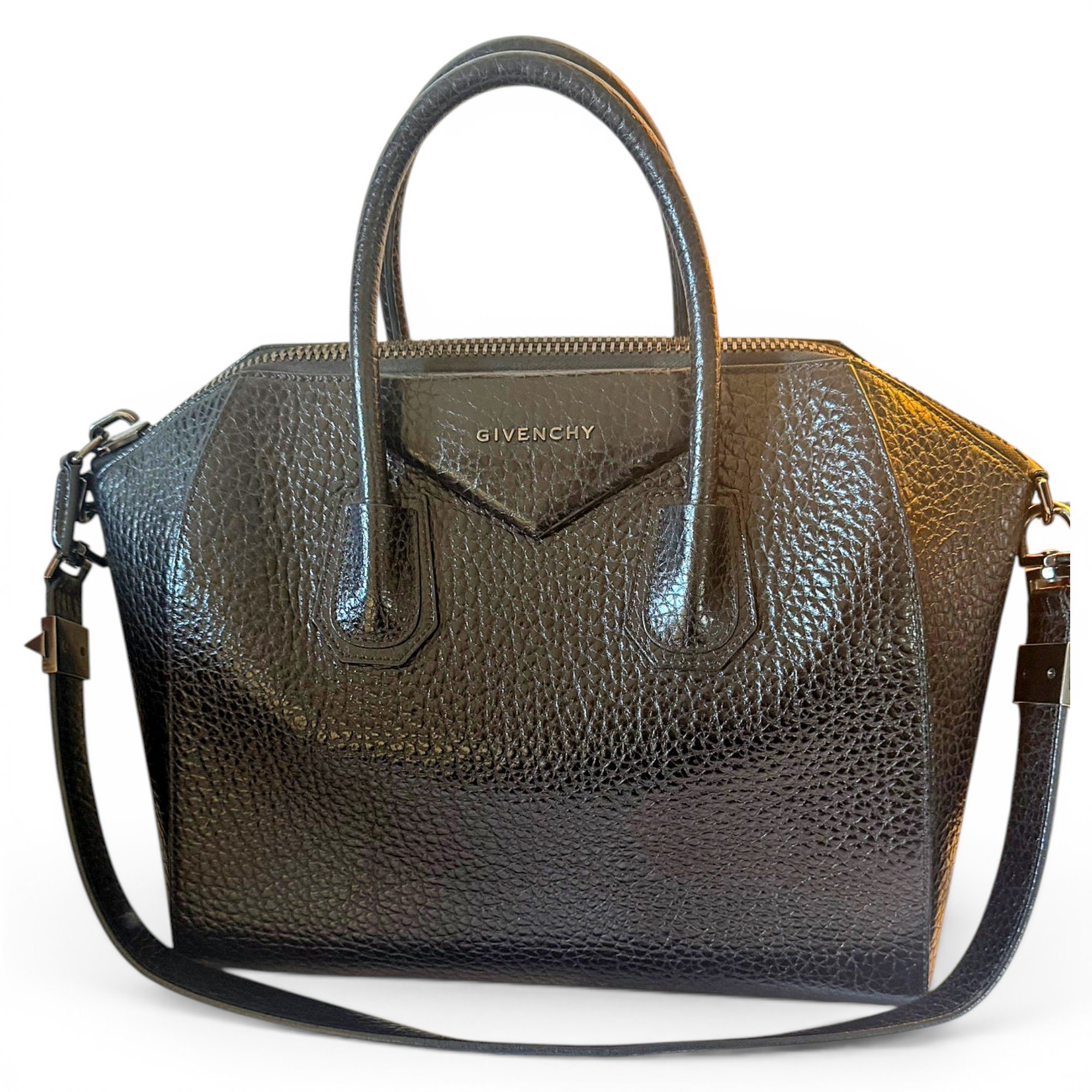Antigona leather handbag