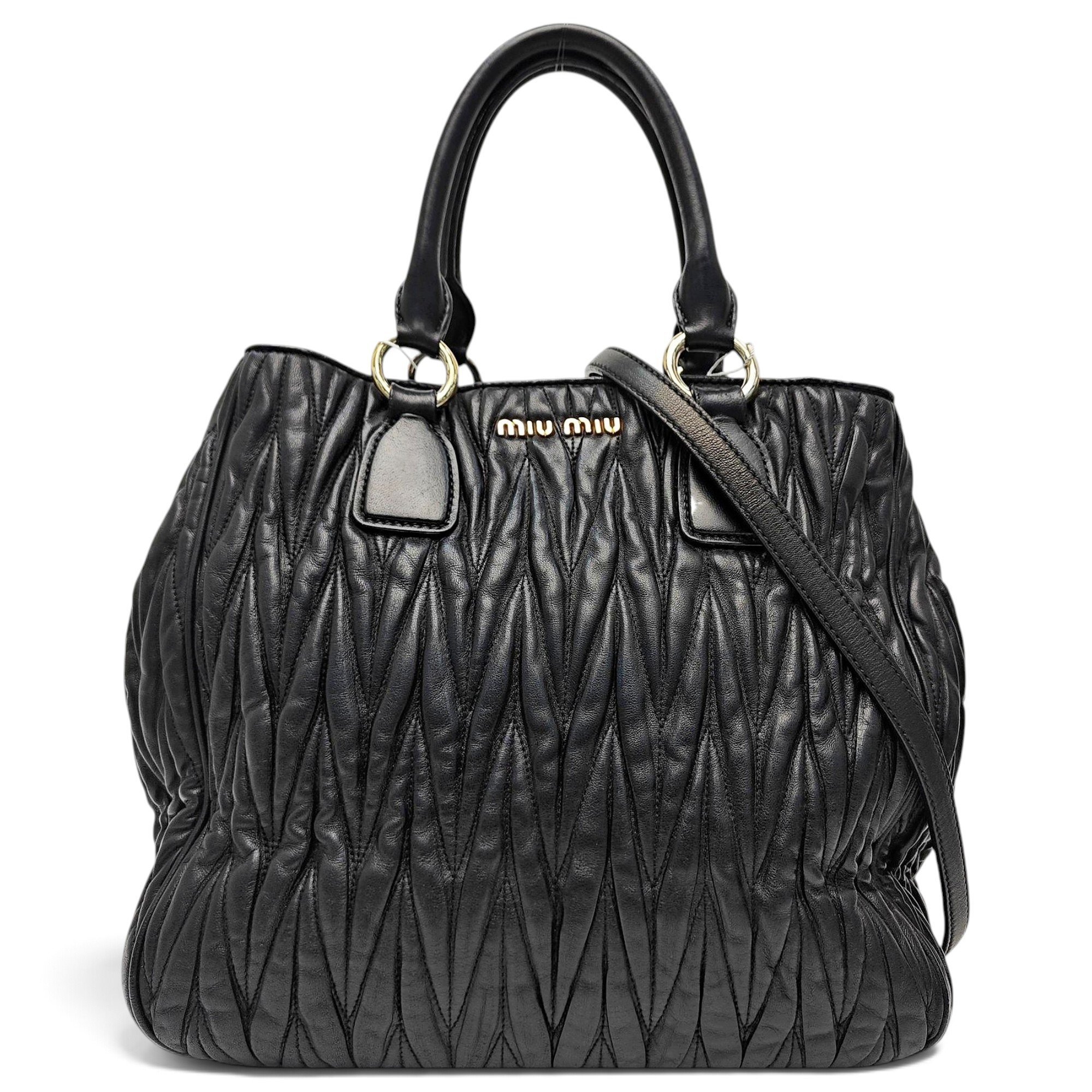 Matelassé leather handbag
