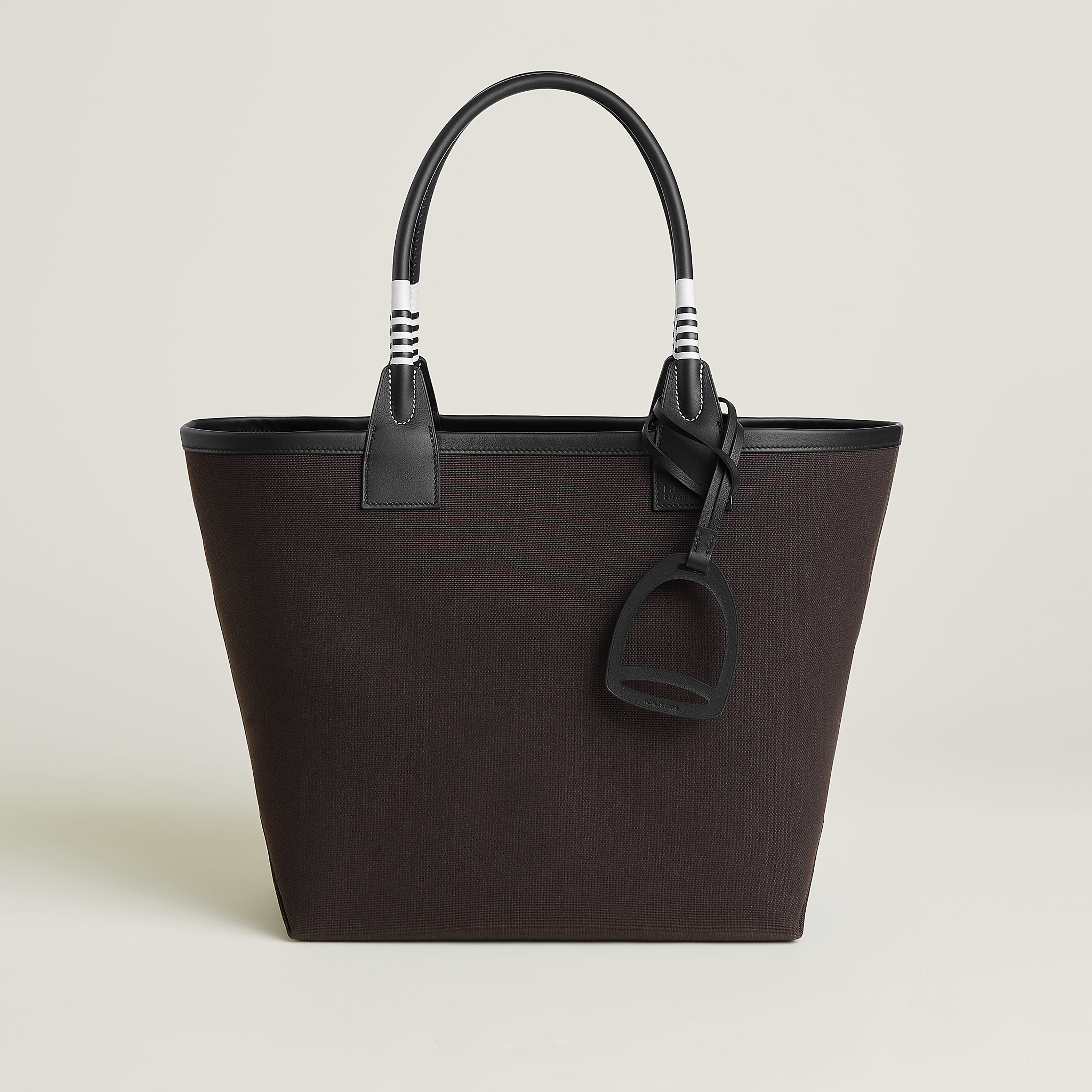 Steeple 28 bag