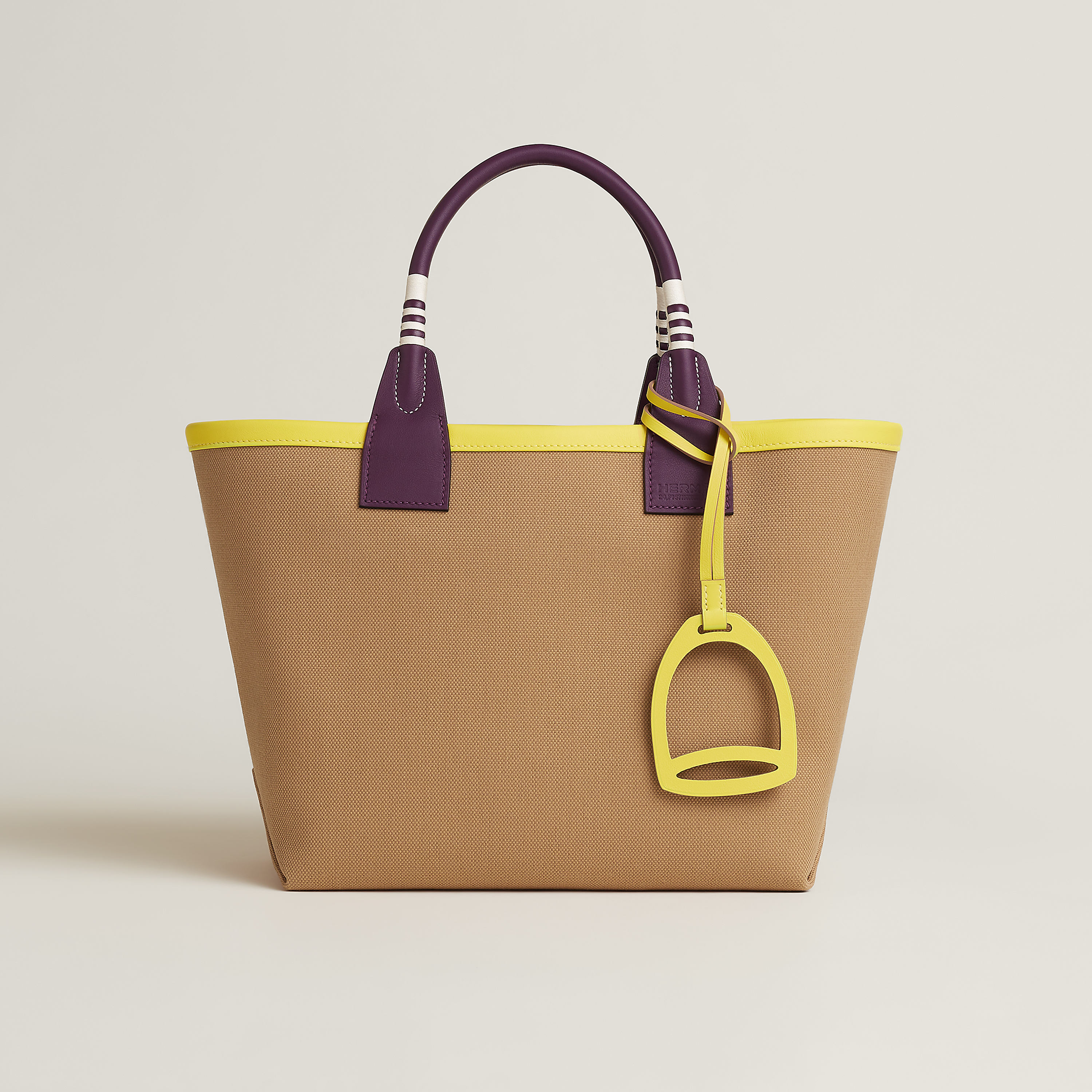 Steeple 25 bag