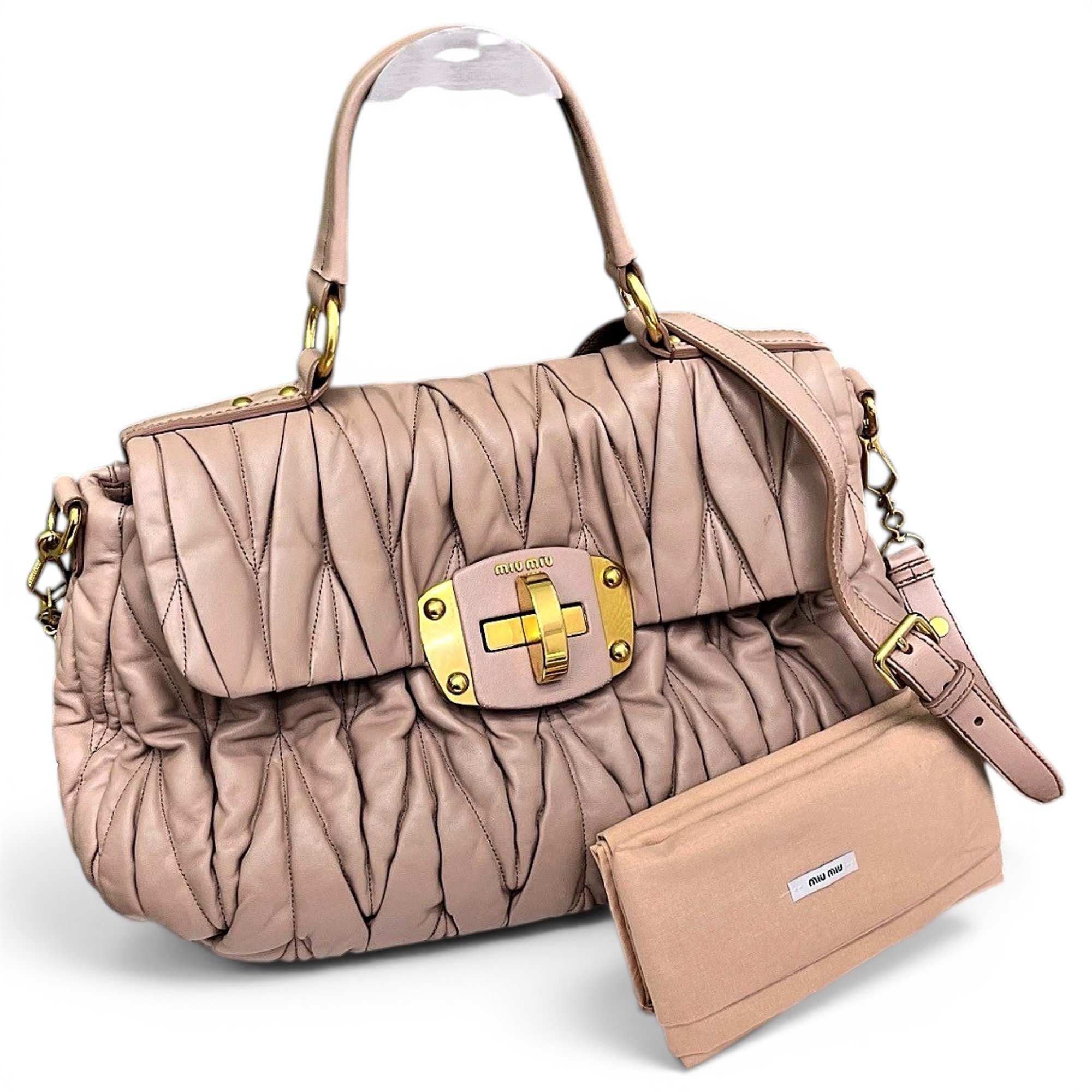Matelassé leather handbag