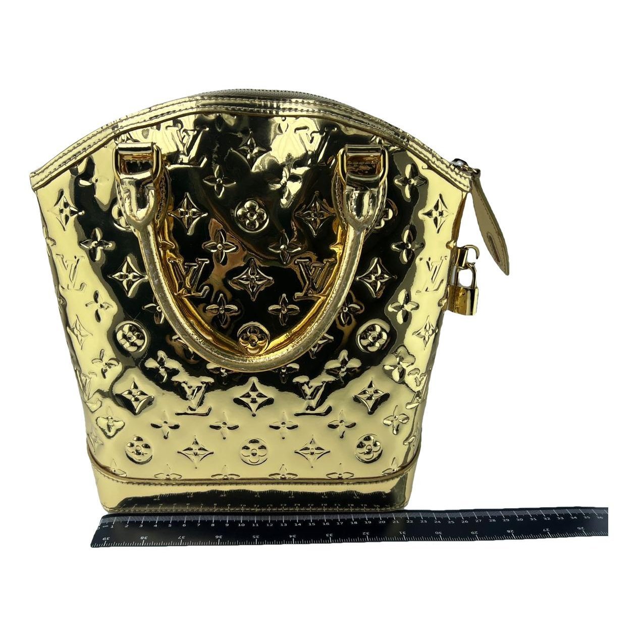 Lockit Vertical leather tote