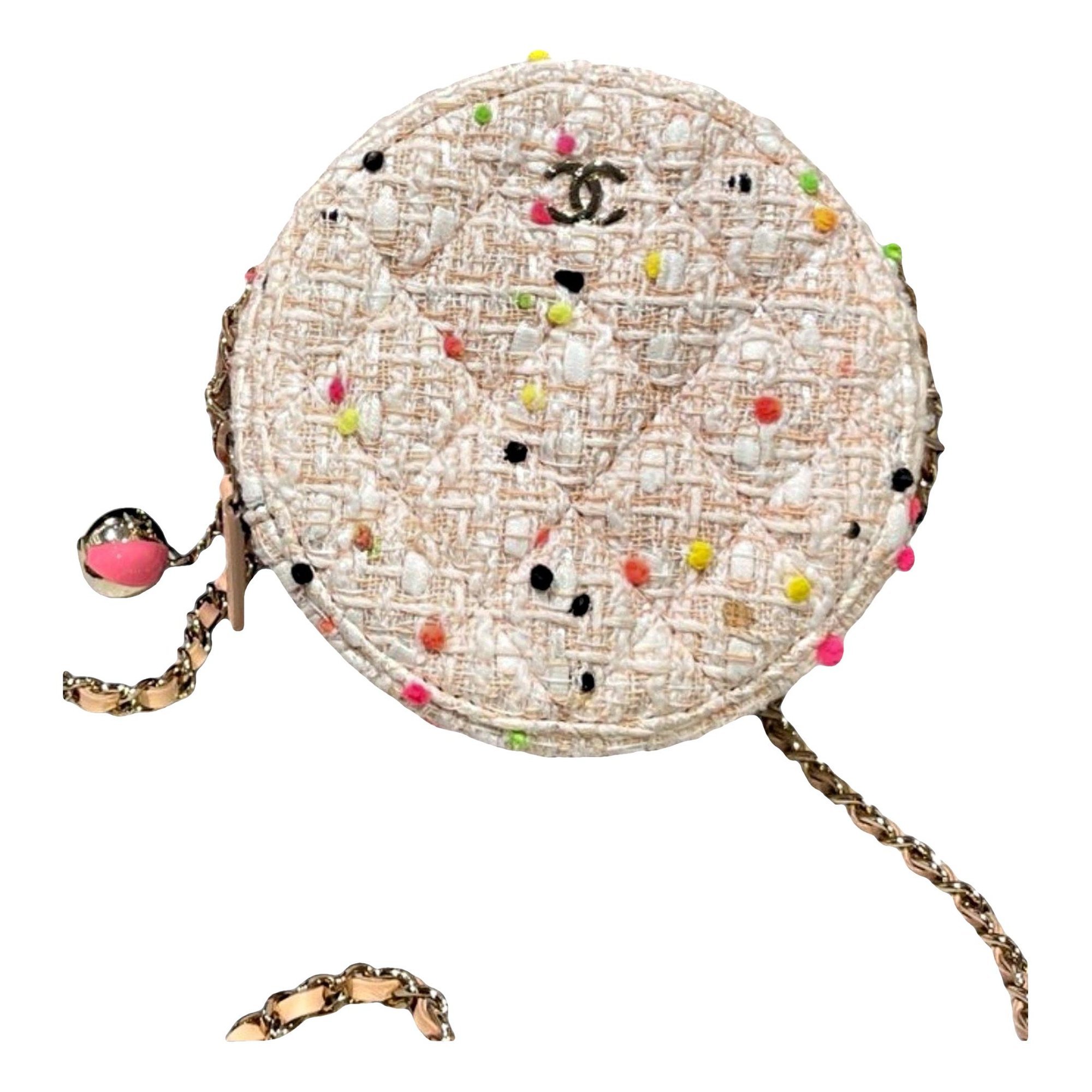 Chanel 19 tweed bag