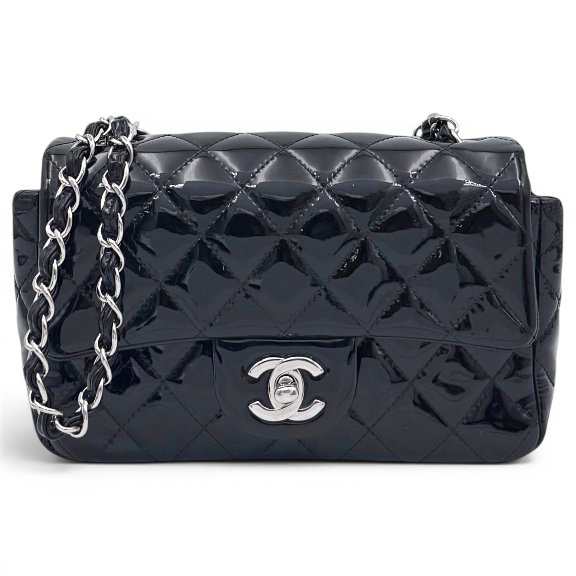 Timeless/Classique patent leather handbag