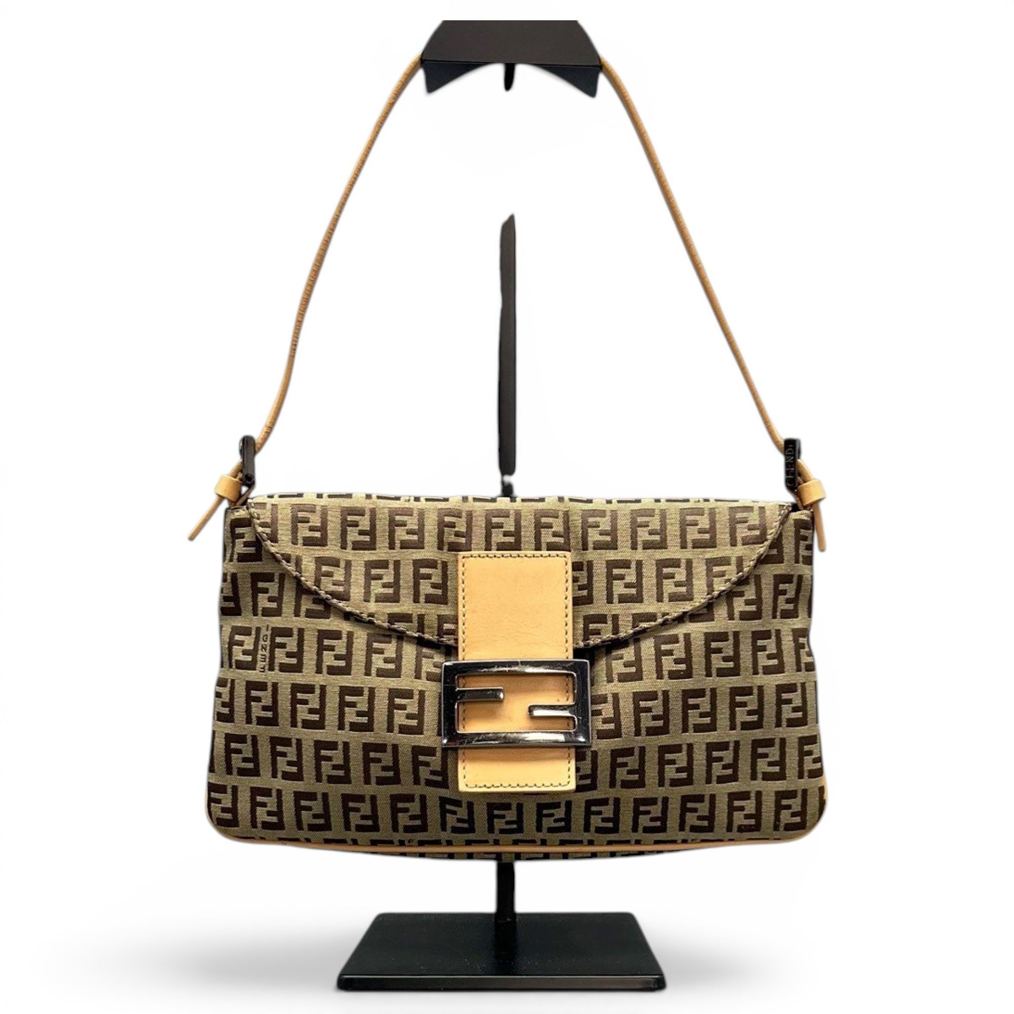 Baguette cloth handbag