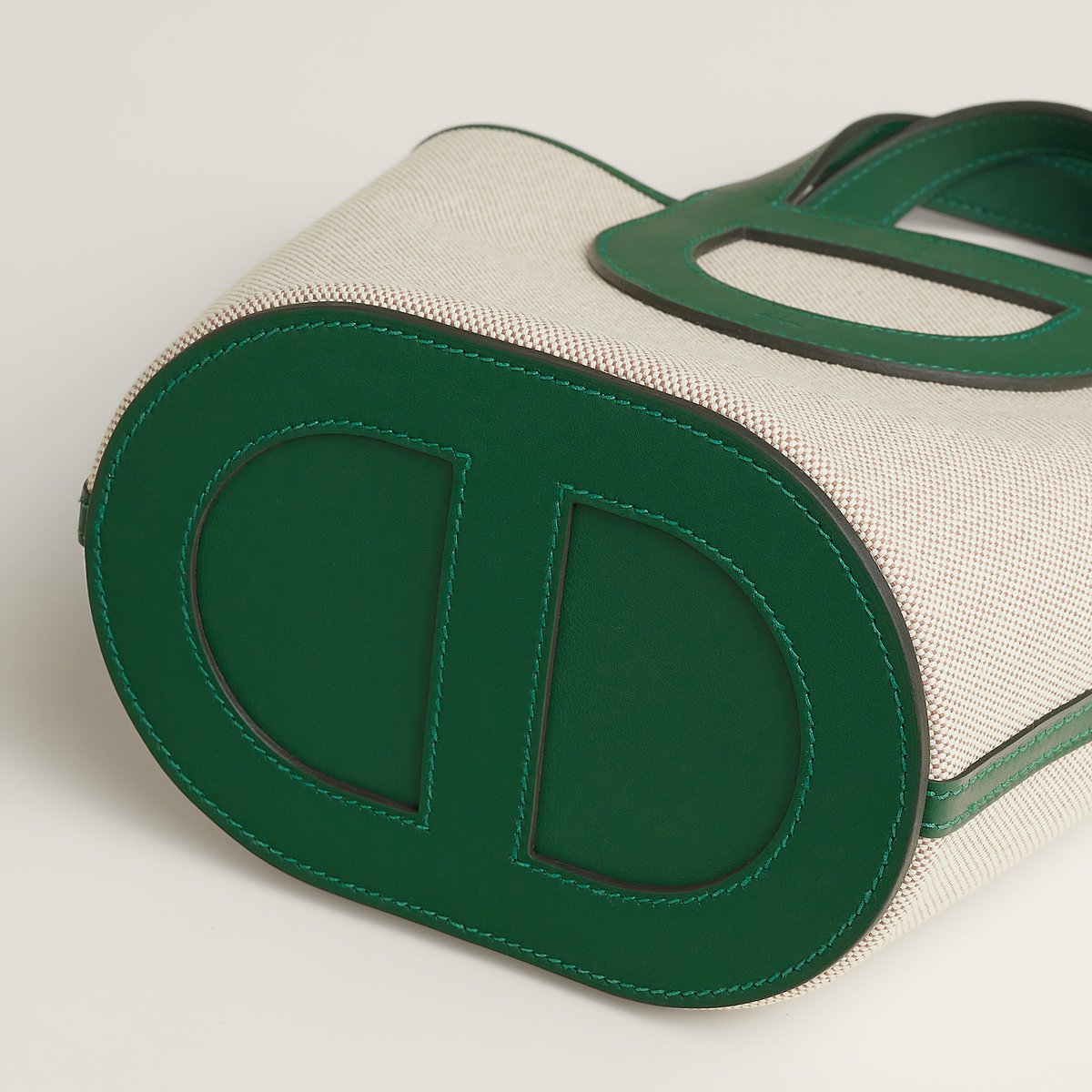 Hermès In-the-loop 18 Bag